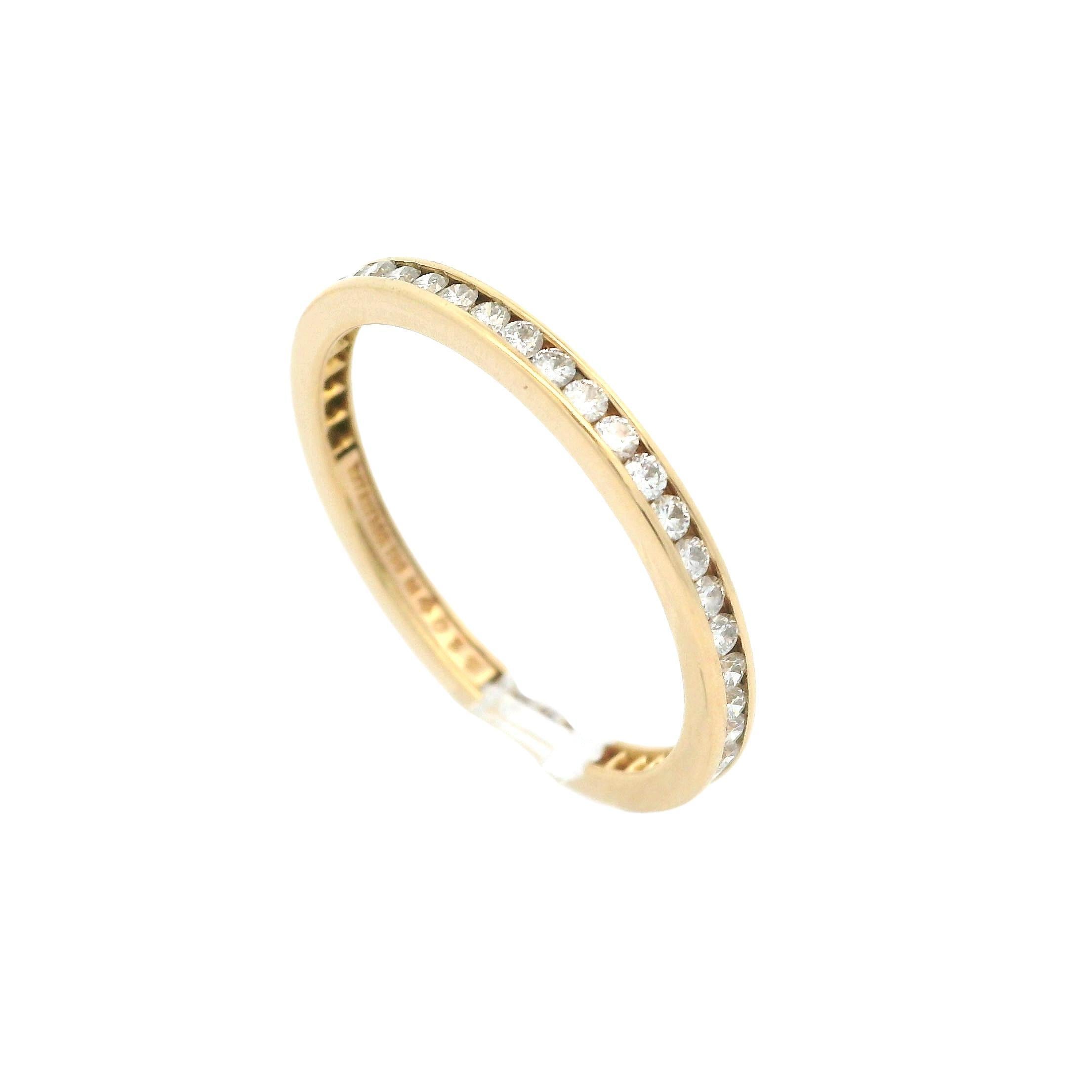 Tiffany & Co. Anillo de oro amarillo de 18 quilates con canal de diamantes de 2,1 mm y banda de eternidad infinita en Excelente estado para la venta en Montclair, NJ