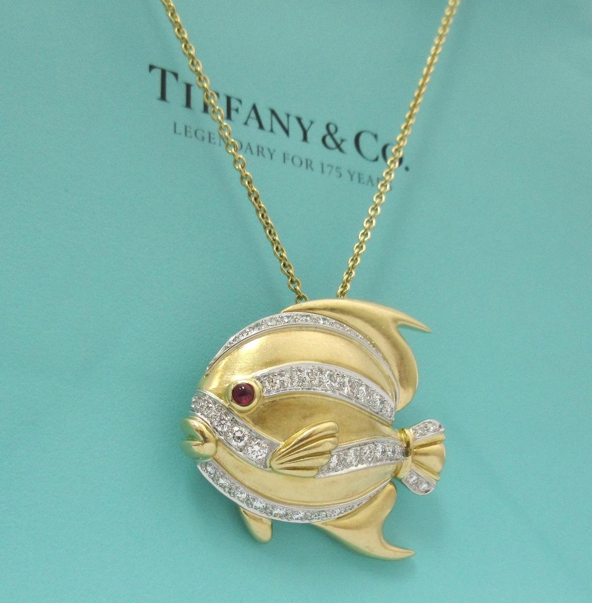 Round Cut TIFFANY & Co. 18K Yellow Gold Diamond Ruby Fish Pendant Necklace Large For Sale
