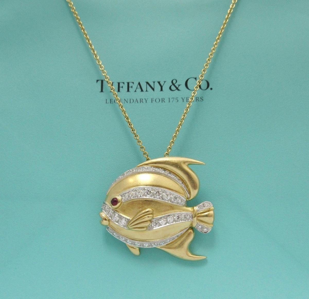 TIFFANY & Co. 18K Yellow Gold Diamond Ruby Fish Pendant Necklace Large In Excellent Condition For Sale In Los Angeles, CA