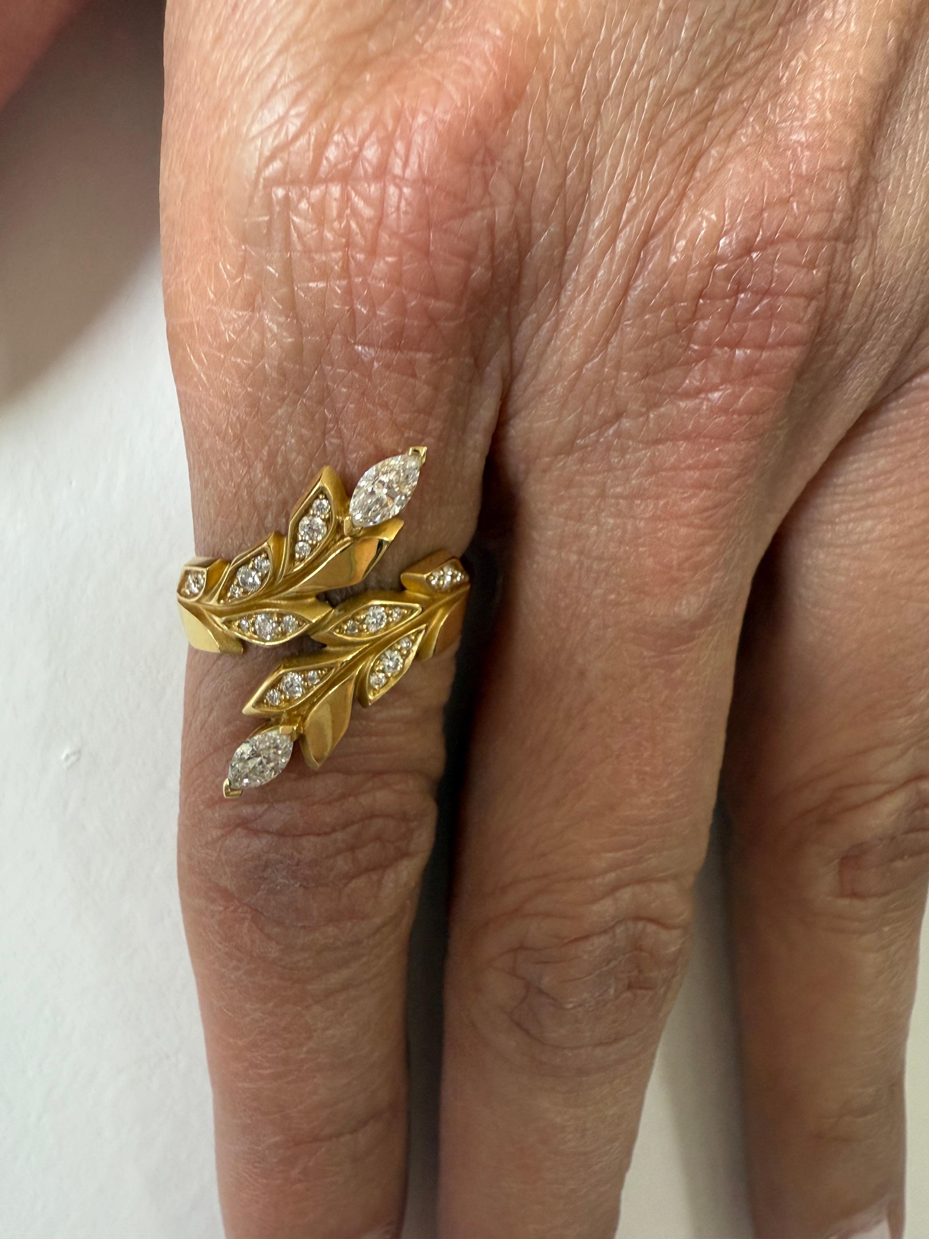 Tiffany & Co Anillo de oro amarillo de 18 quilates con diamantes Victoria Co. Corte brillante en venta
