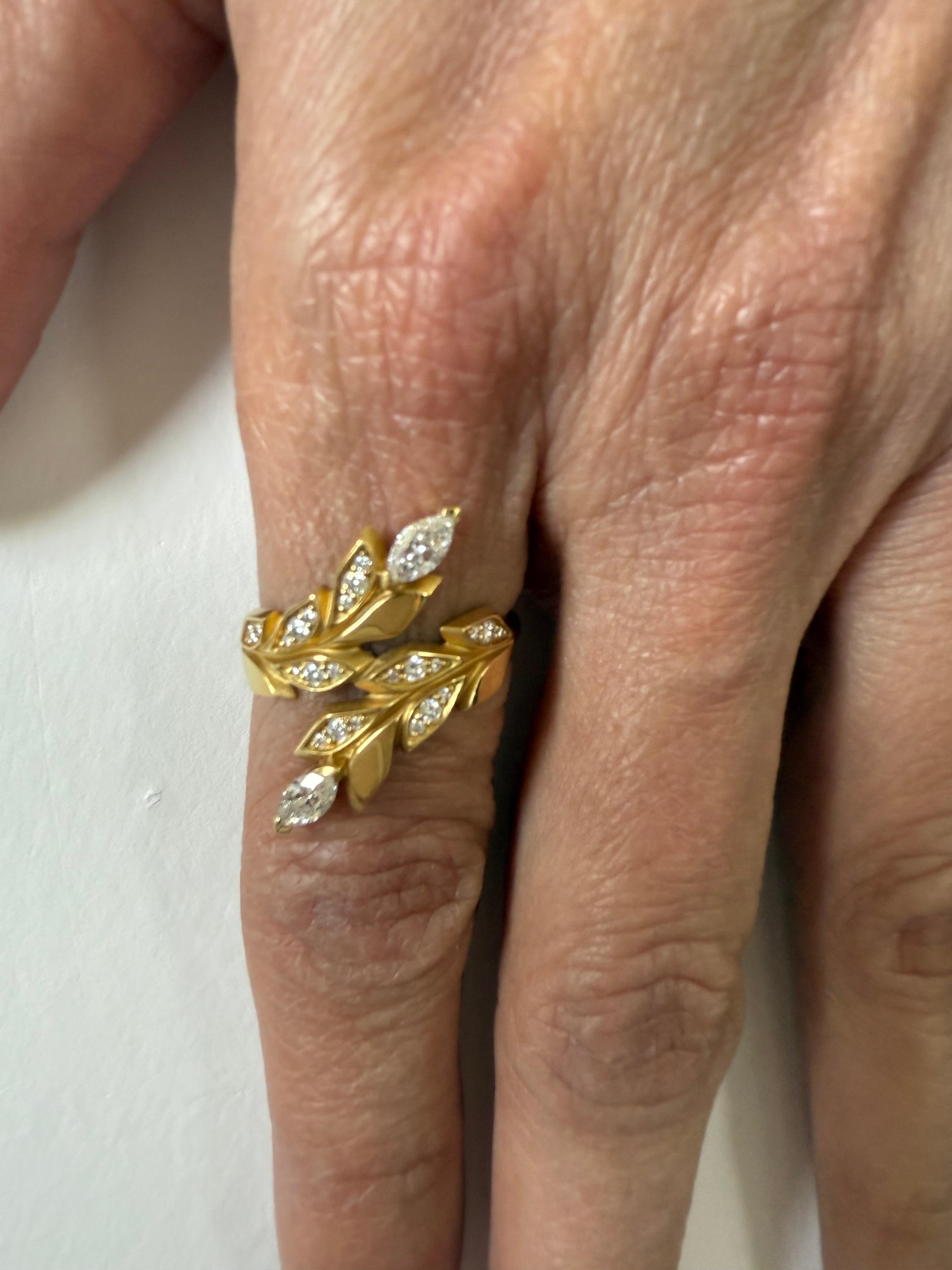 Tiffany & Co Anillo de oro amarillo de 18 quilates con diamantes Victoria Co. en Bueno estado para la venta en Beverly Hills, CA