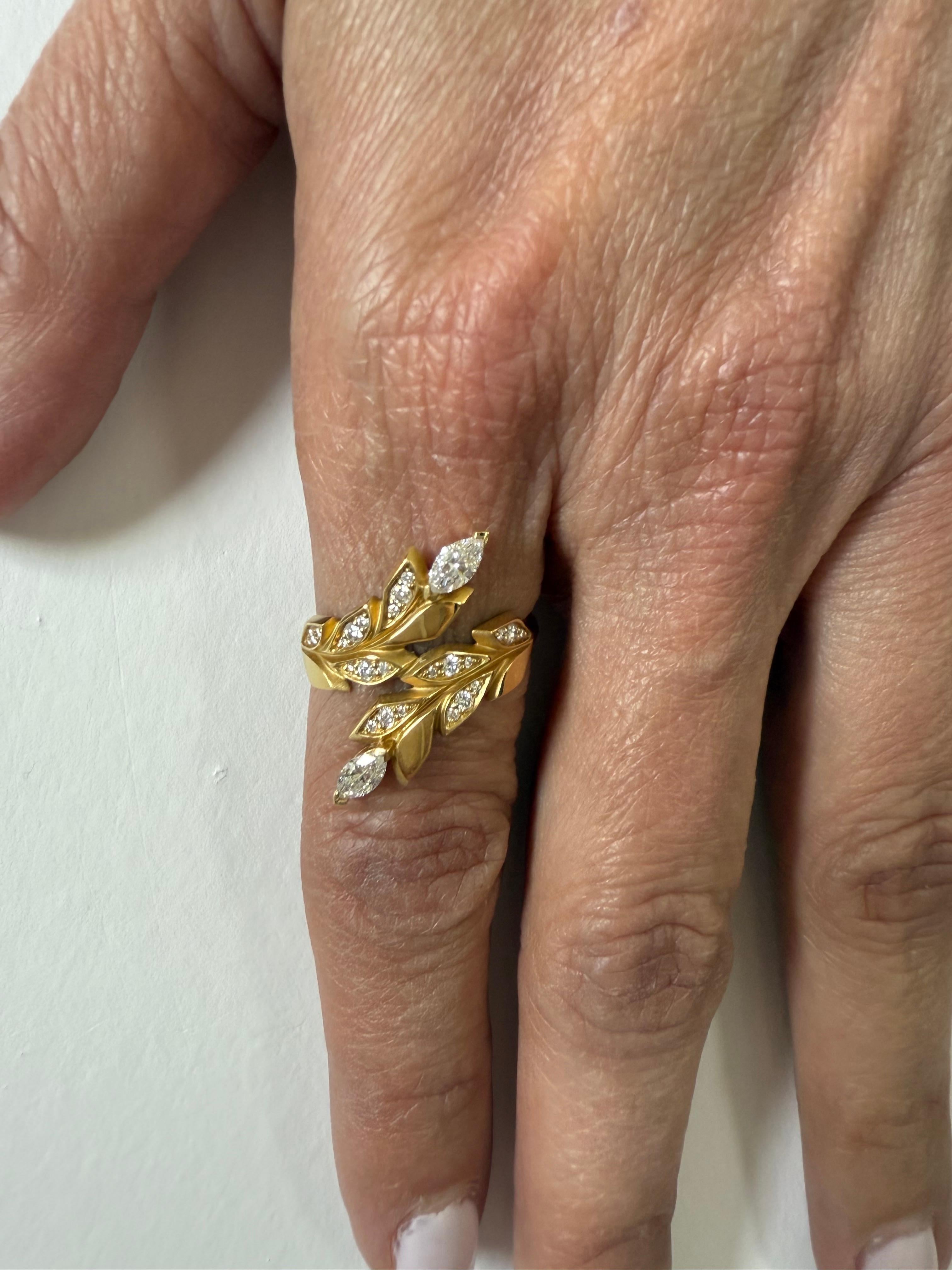 Tiffany & Co Anillo de oro amarillo de 18 quilates con diamantes Victoria Co. en venta 1