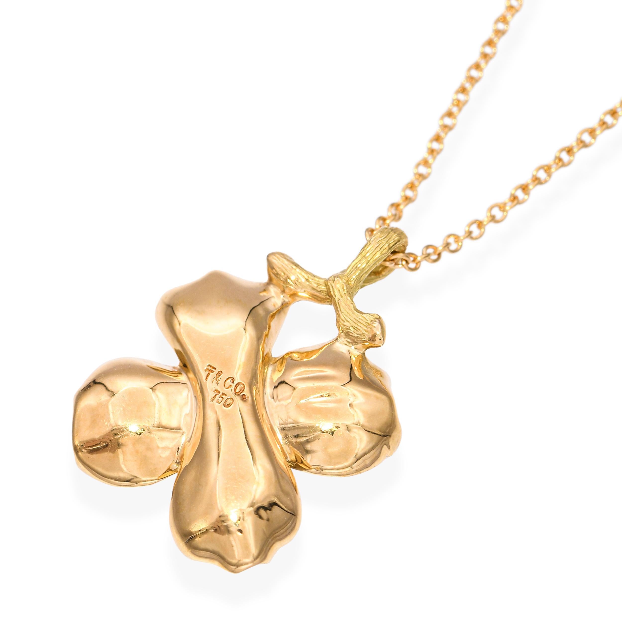 Tiffany & Co. Collier à pendentif fleur de cornouiller en or jaune 18k Pour femmes en vente