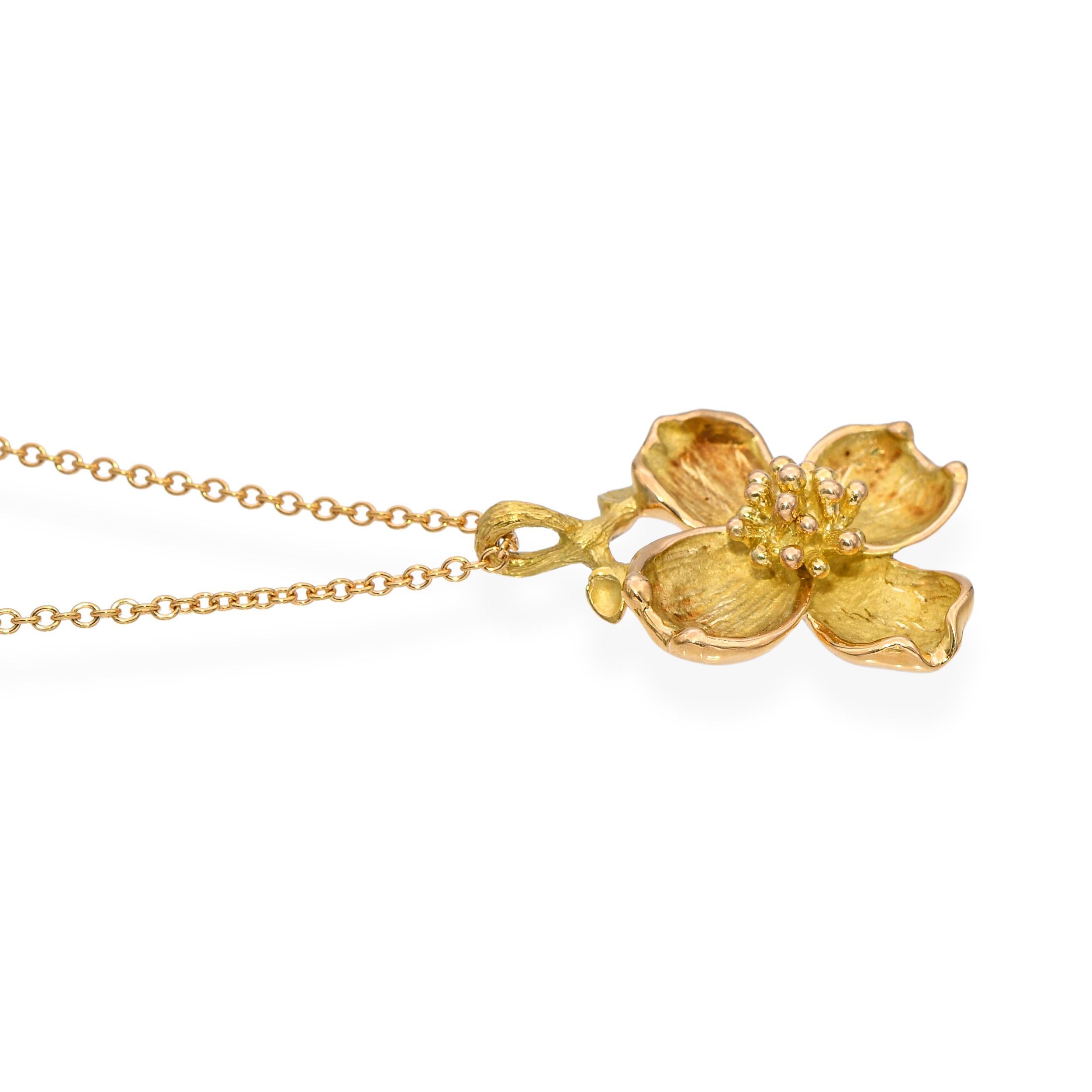 Tiffany & Co. Collier à pendentif fleur de cornouiller en or jaune 18k en vente 1