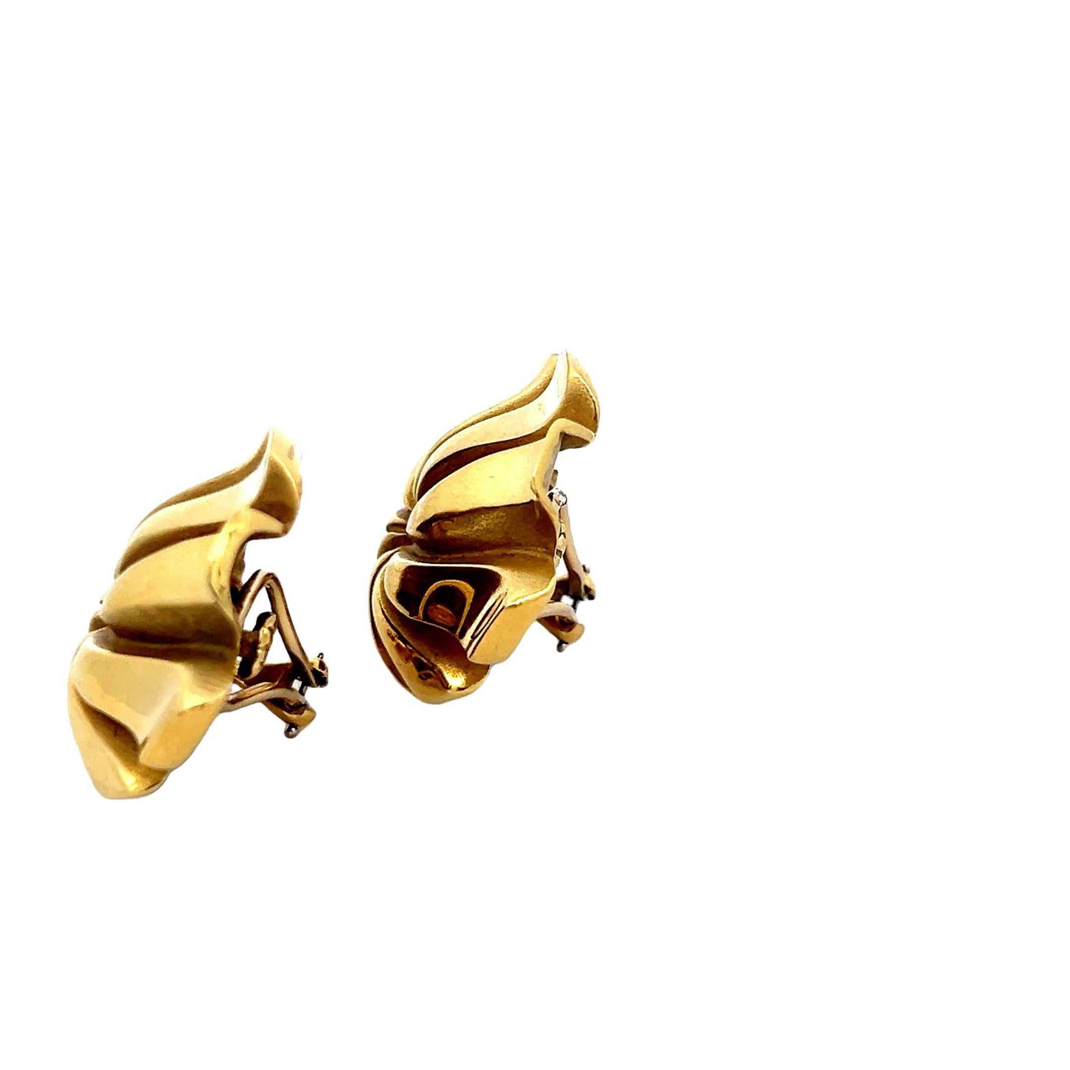 Tiffany & Co. 18k Gelbgold Ohrringe, großes Blumenmotiv im modernistischen Stil im Zustand „Hervorragend“ im Angebot in Miami, FL