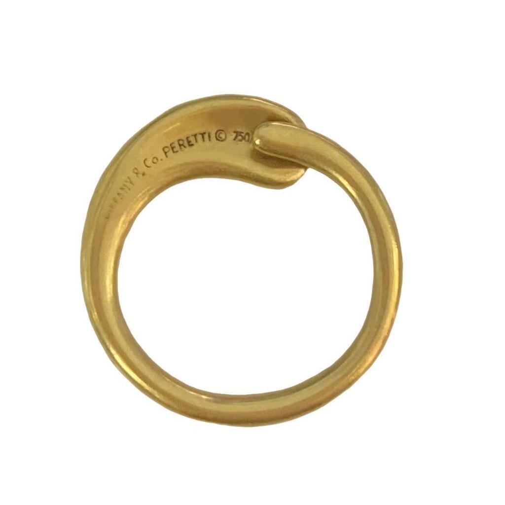 Mint condition

-18k Yellow Gold

-Diameter: 26mm

-Weight: 7.5gr

-Comes with Tiffany pouch