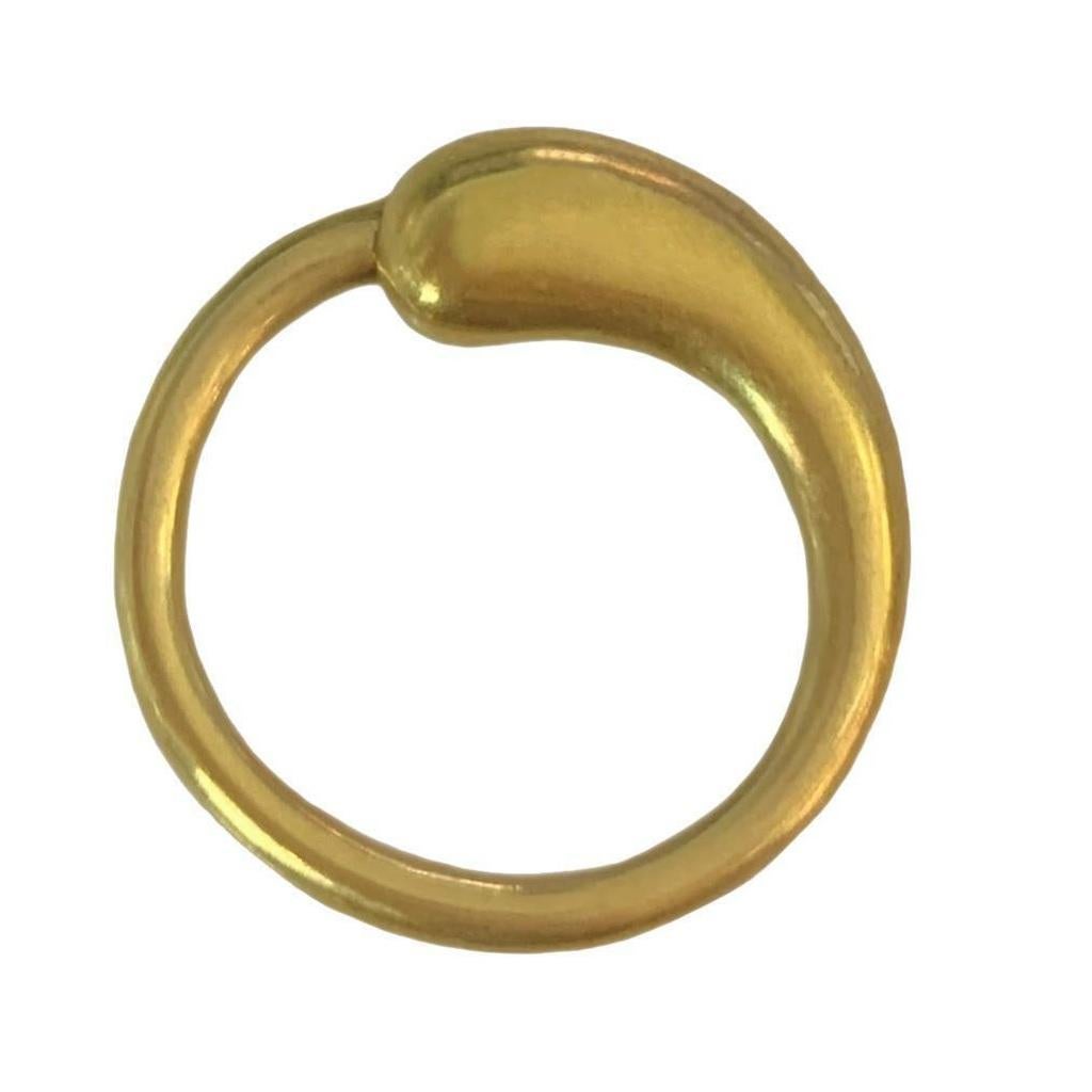 Tiffany Co 18k Yellow Gold Elsa Peretti Eternal Circle Pendant 26mm In Excellent Condition For Sale In New York, NY