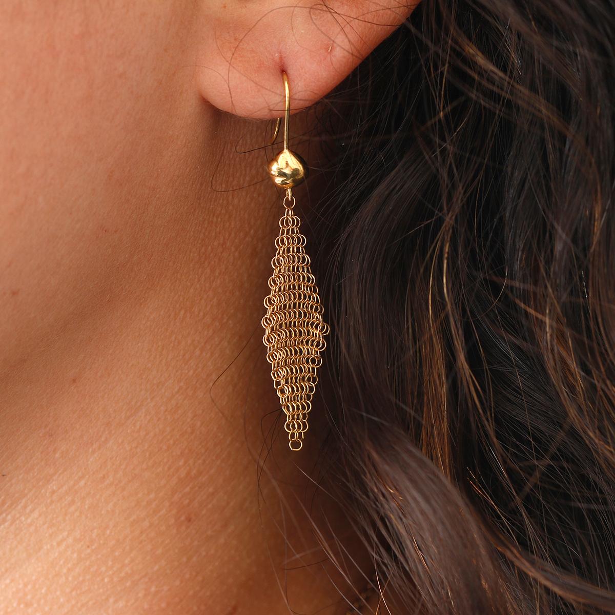 Tiffany & Co. 18K Yellow Gold Elsa Peretti Mesh Drop Dangle Earrings In Excellent Condition In Dallas, TX