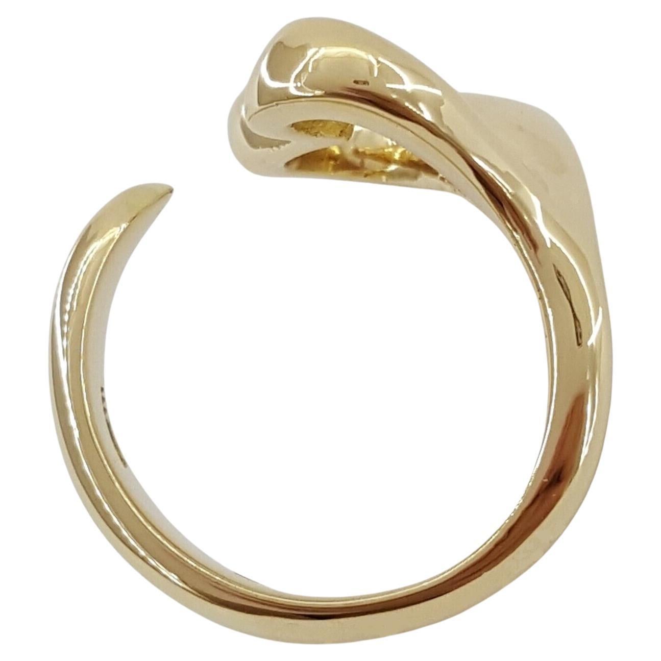 Timeless Tiffany & Co. Elsa Peretti© 18K Yellow Gold Large Open Heart Ring.

This exquisite piece of jewelry is a celebration of love and elegance, crafted by the renowned designer Elsa Peretti© for Tiffany & Co.

Stunning Design: Adorn your finger