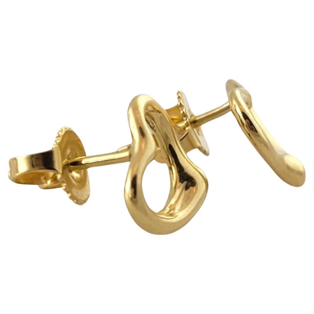 Tiffany & Co. 18K Yellow Gold Elsa Peretti Open Heart Stud Earrings

This gorgeous set of Tiffany & Co. open heart studs are crafted from 18 karat yellow gold and would look adorable on anyone!

Size: 9.21mm X 10.64mm X 2.25mm

Weight: 1.73 dwt/