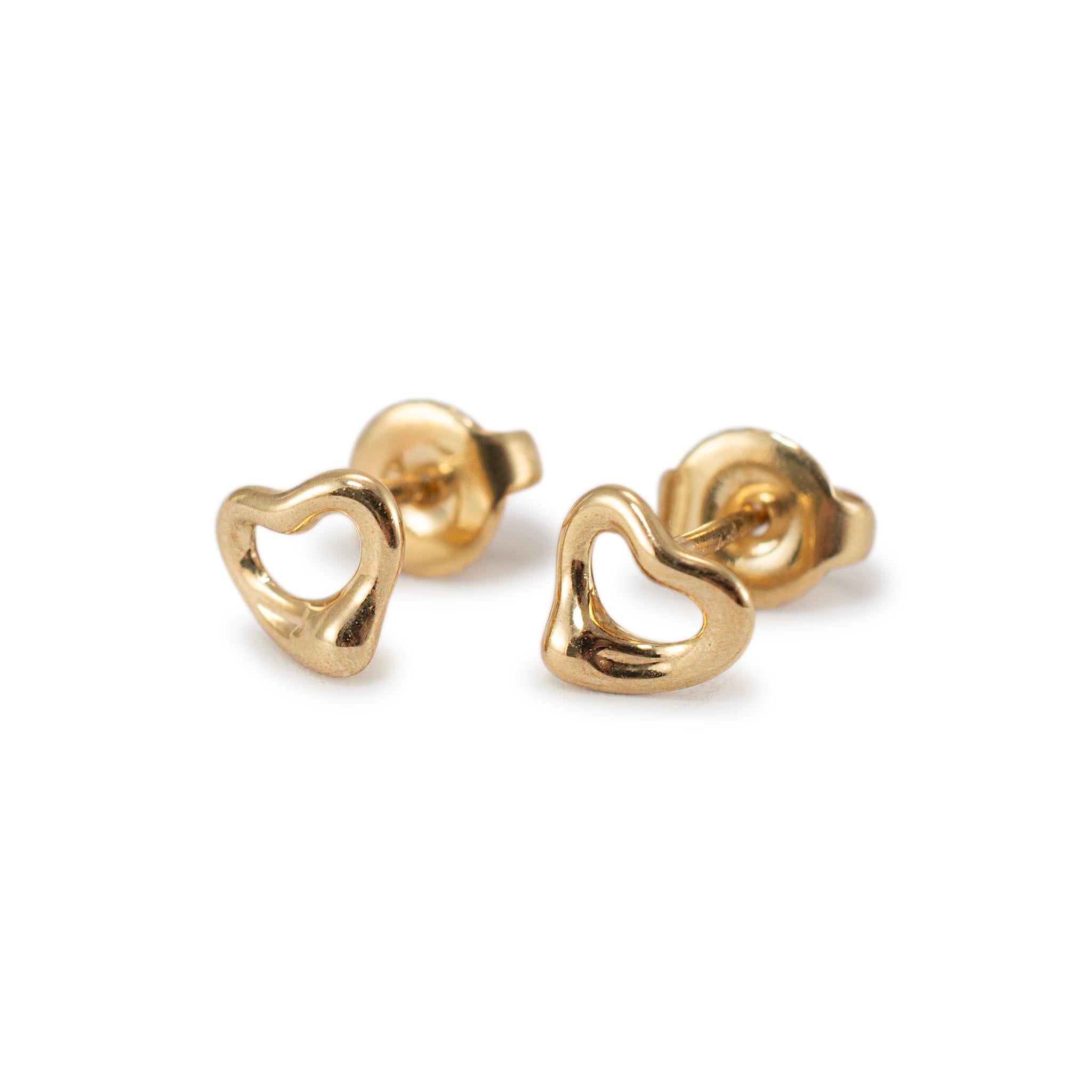 Marke: Tiffany & Co.

Geschlecht: Damen

Metall Typ: 18K Gelbgold

Breite: 7,00 mm

Gewicht: 1.60 Gramm

Ohrstecker aus 18 Karat Gelbgold mit Druckknöpfen. Das Metall wurde getestet und es wurde festgestellt, dass es sich um 18 Karat Gelbgold