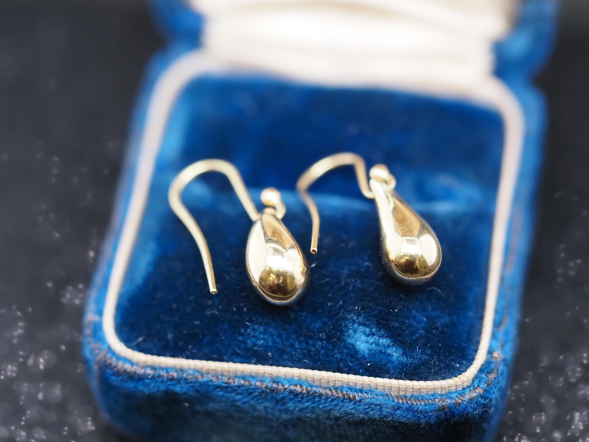 Tiffany & Co. Elsa Peretti Tropfenohrringe aus 18 Karat Gelbgold mit Tropfenmuster im Angebot 2
