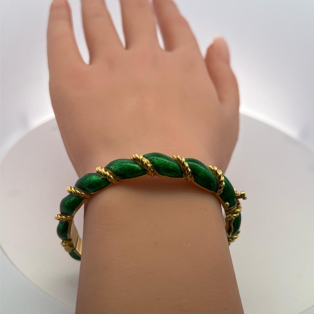 Tiffany & Co. 18K Gelbgold Grünes Emaille Vintage Armspange Armband im Angebot 7