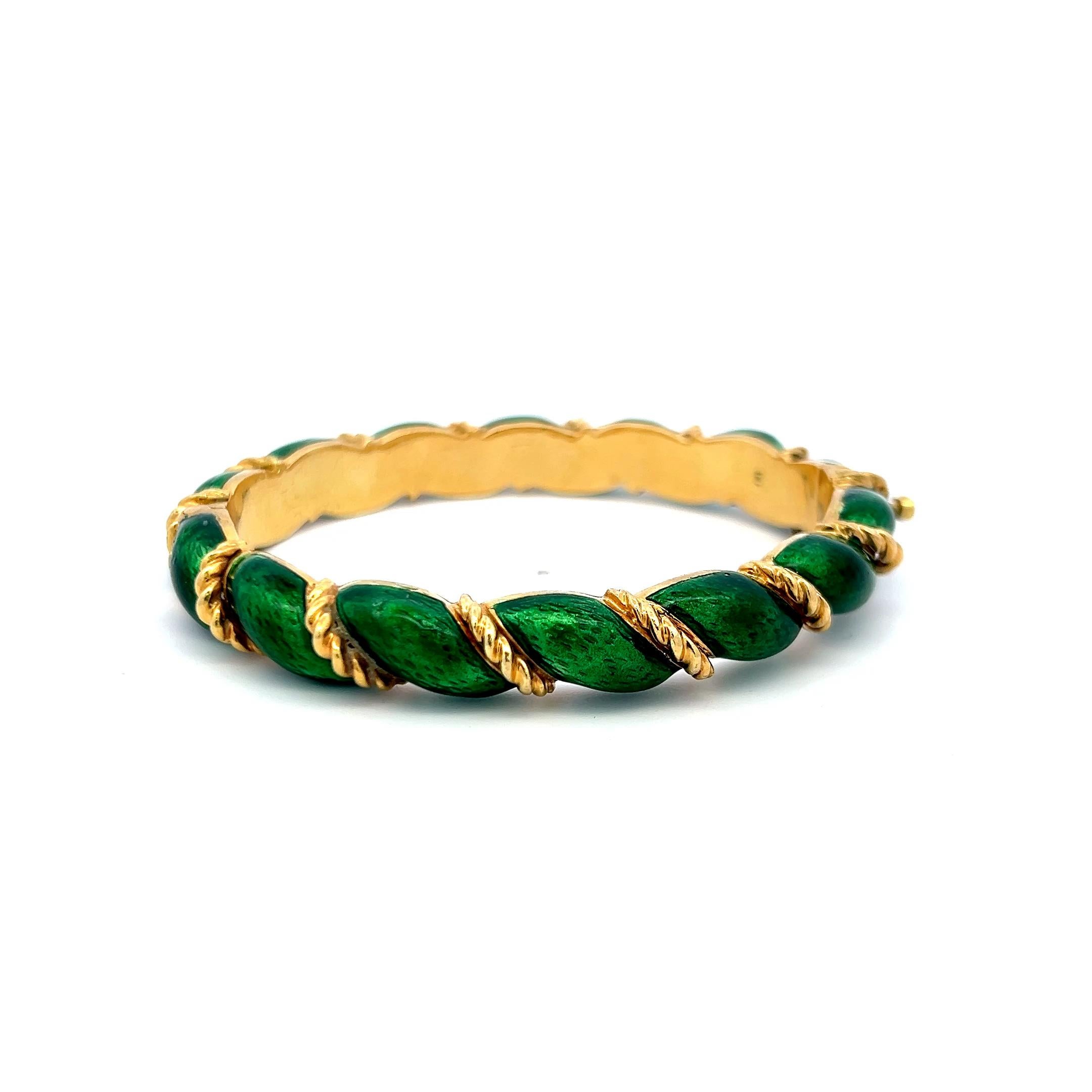 Tiffany & Co. 18K Gelbgold Grünes Emaille Vintage Armspange Armband im Angebot 1