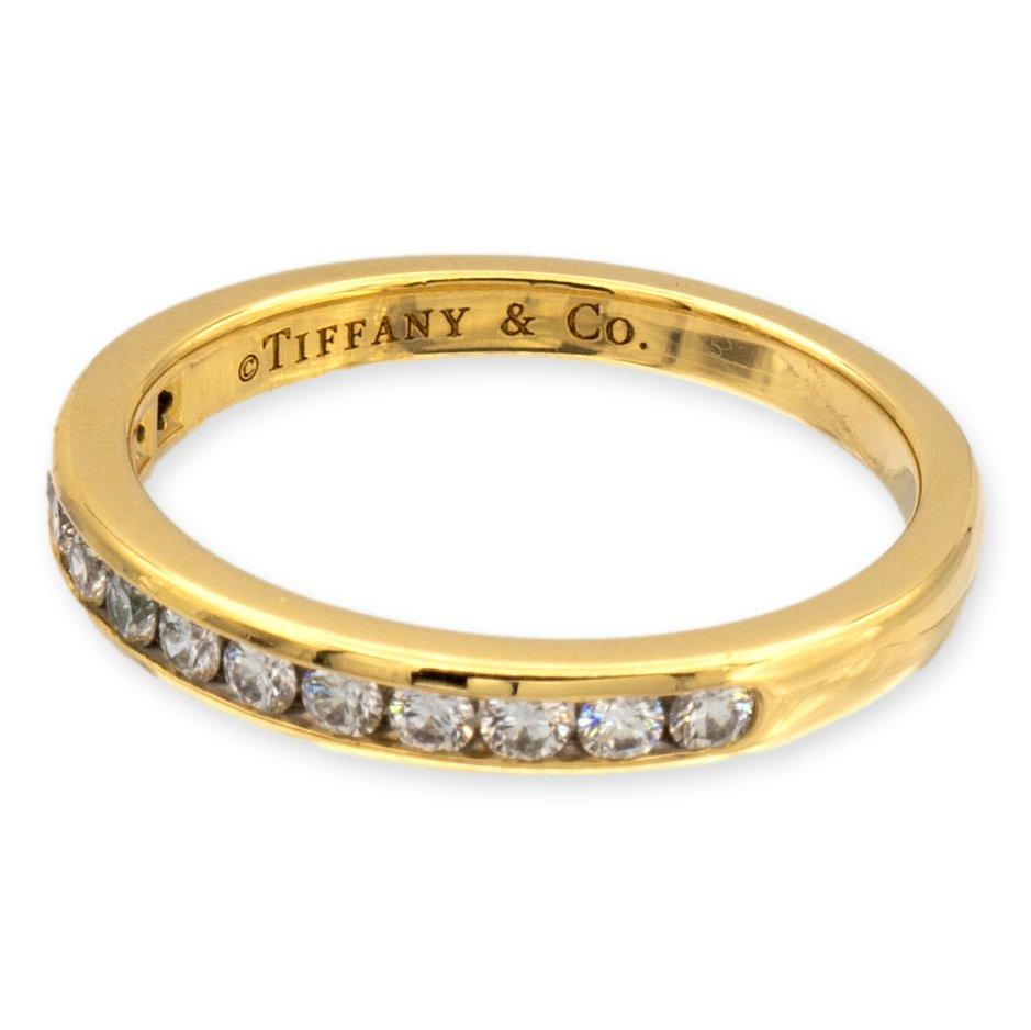 Moderne Tiffany & Co. 18K Yellow Gold Halfway Wedding Band Ring 0.22 cts 2.5mm en vente