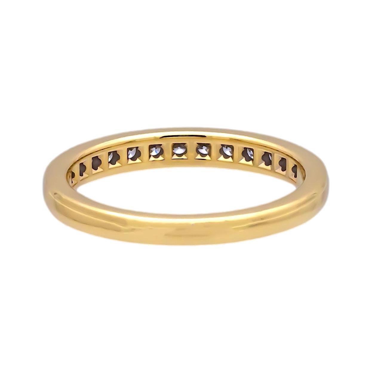 Tiffany & Co. Alianza de oro amarillo de 18 quilates 0,22 cts 2,5mm Corte redondo en venta