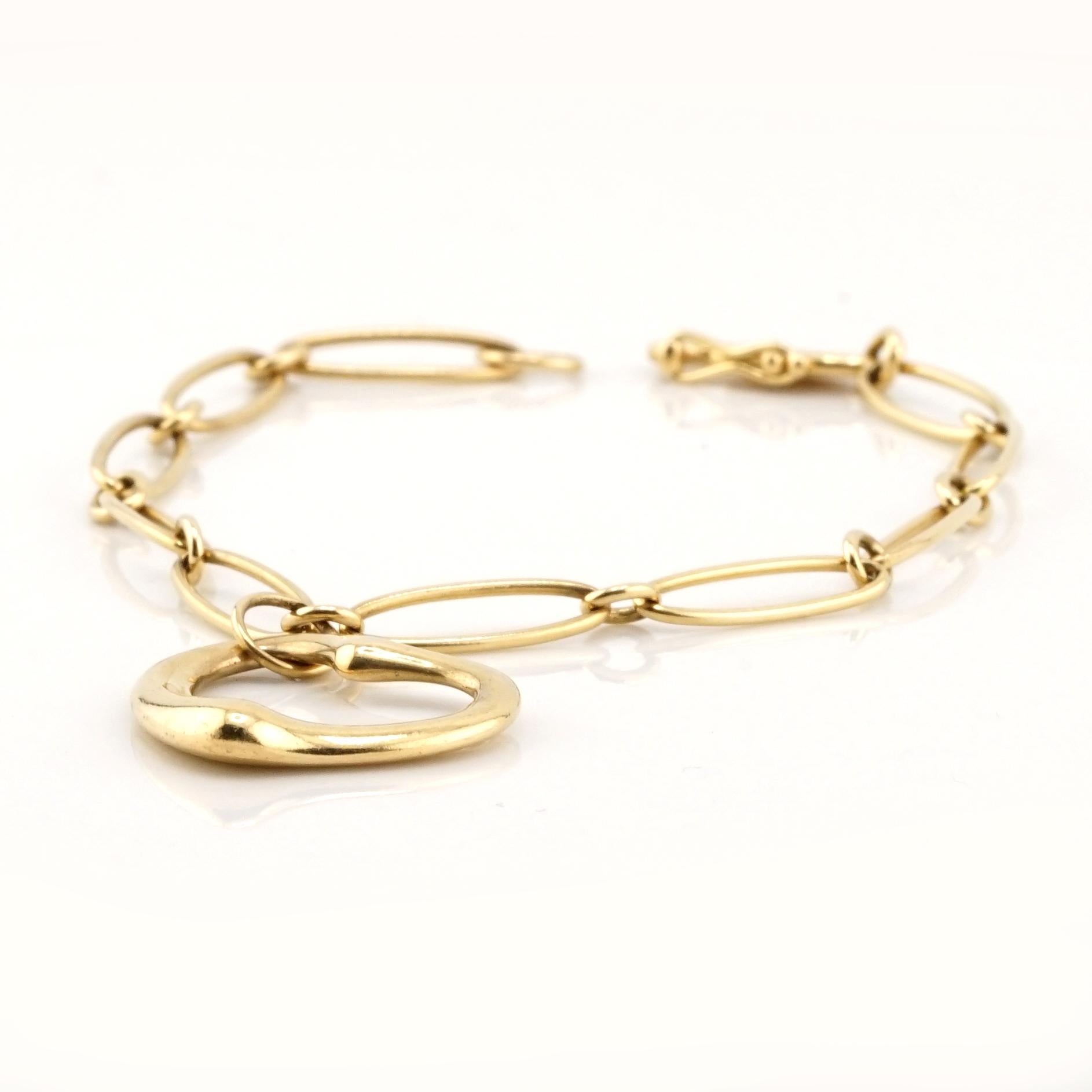Contemporary Tiffany & Co. 18K Yellow Gold Heart Charm Chain Bracelet For Sale