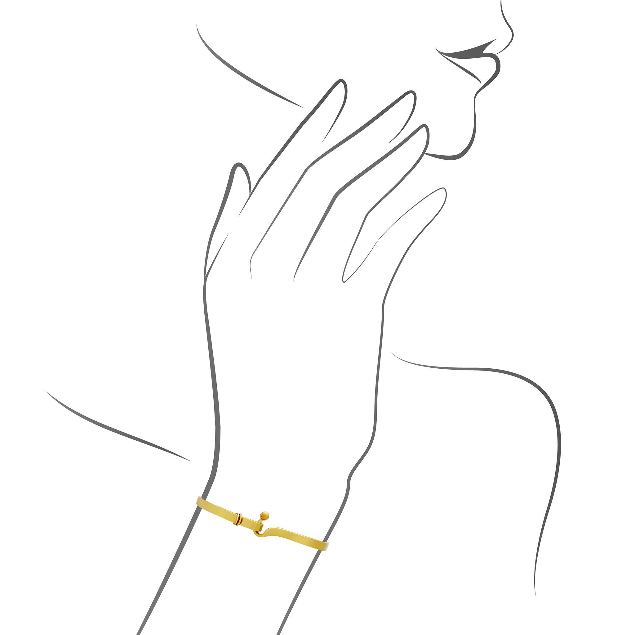 Tiffany & Co. 18 Karat Yellow Gold Interlocking Bracelet In Excellent Condition In New York, NY