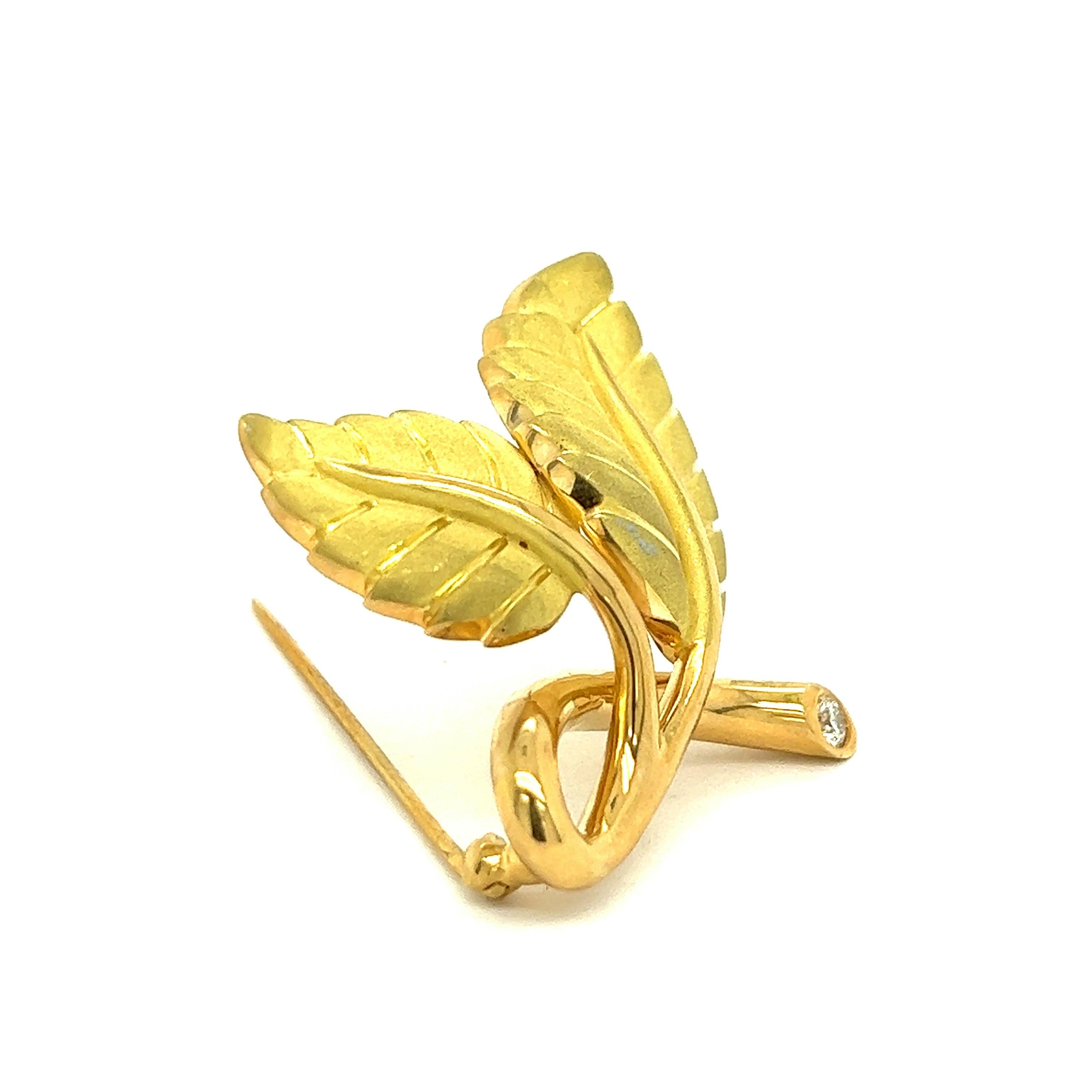 Women's or Men's Tiffany & Co. 18k Yellow Gold Leaf Pin Brooch For Sale