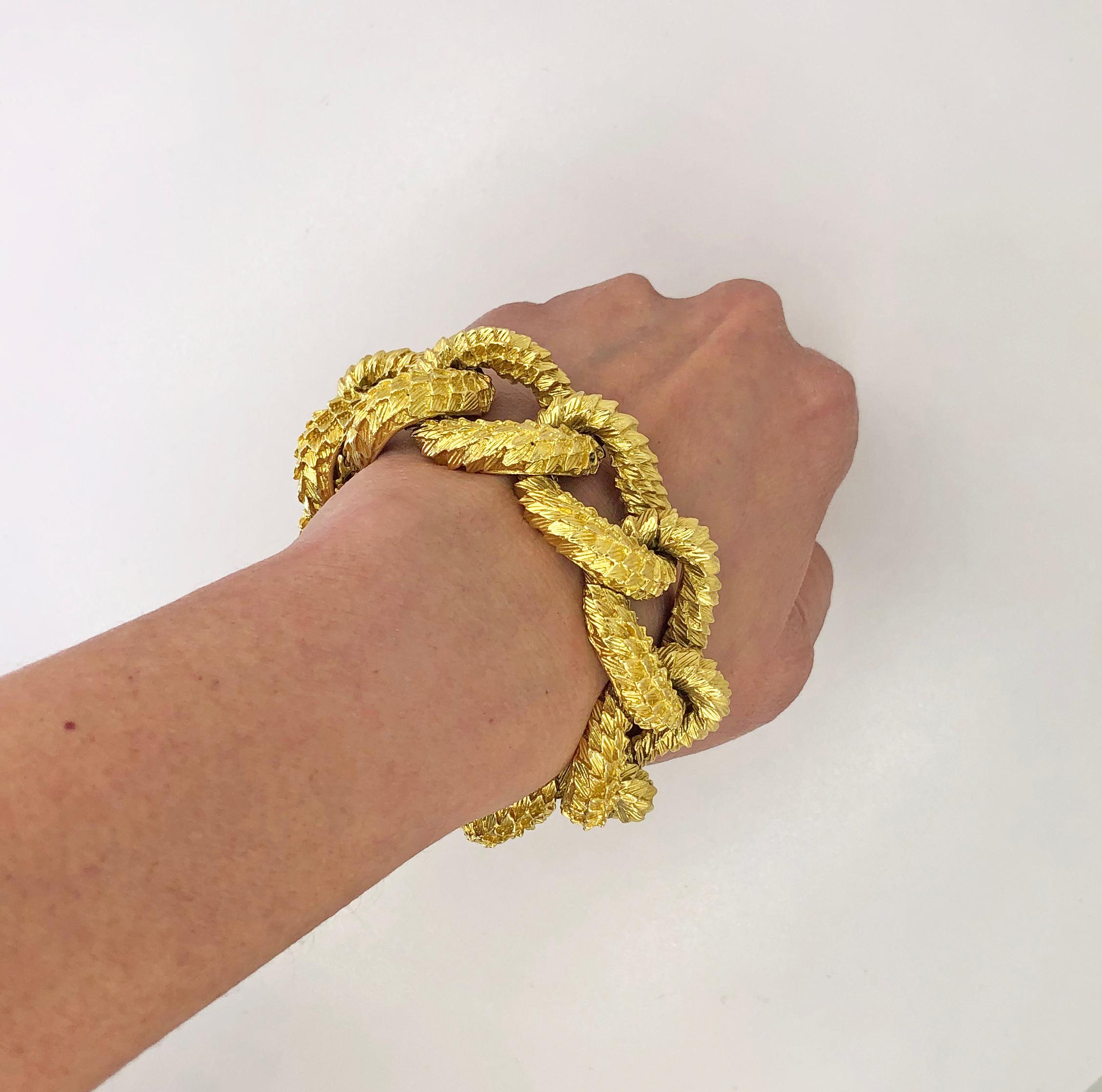 Tiffany & Co. 18k Yellow Gold Link Bracelet In Good Condition In New York, NY