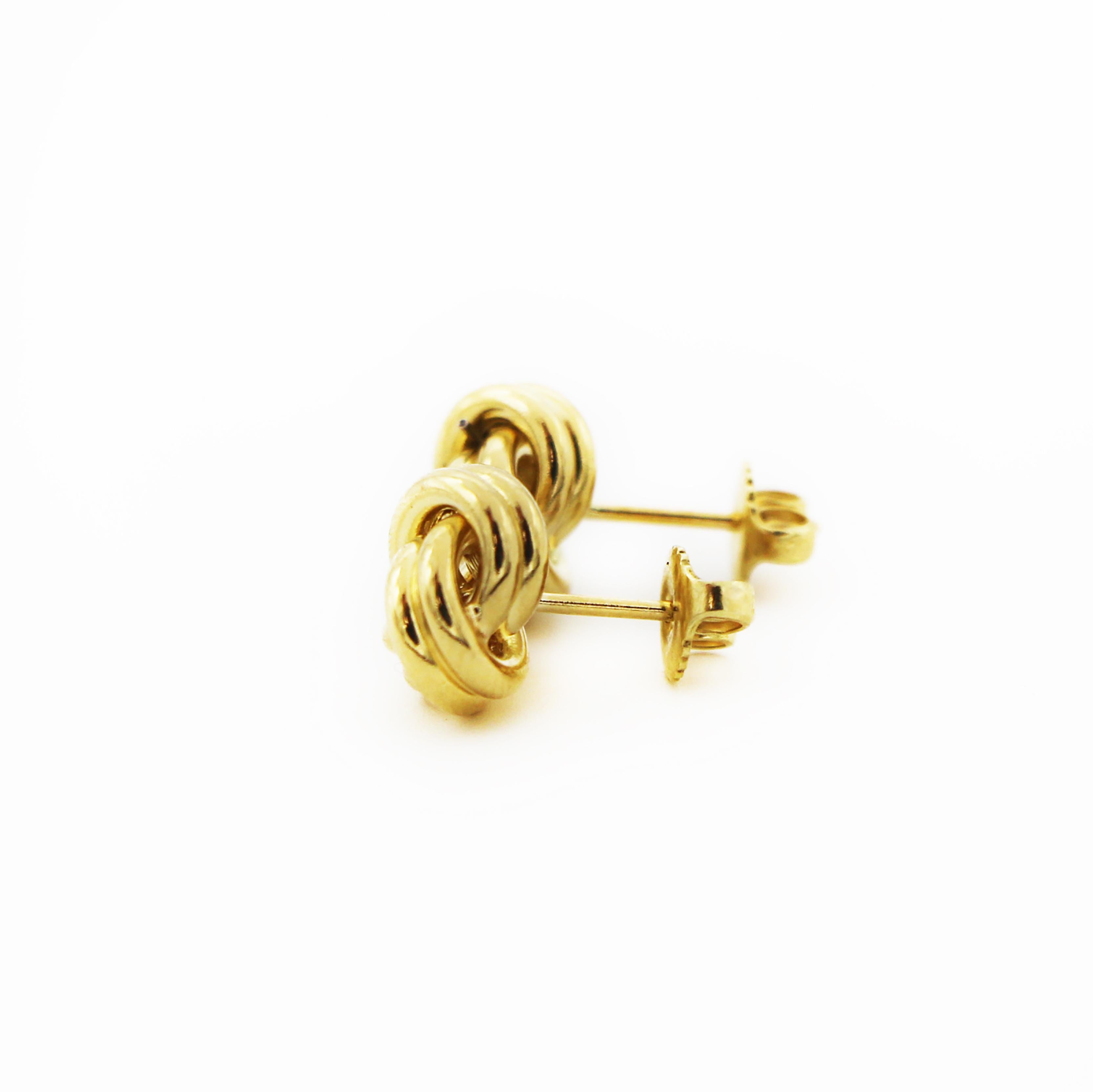 Tiffany & Co. 18K Yellow Gold Love Knot Stud Earrings In Good Condition For Sale In San Fernando, CA