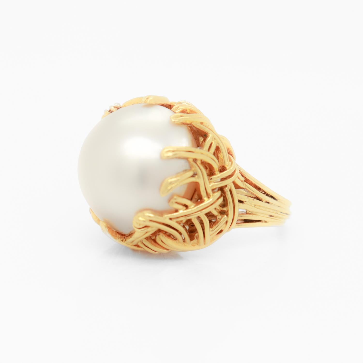 Tiffany & Co. 18K Yellow Gold & Mabe Pearl Cocktail Ring In Good Condition In Philadelphia, PA