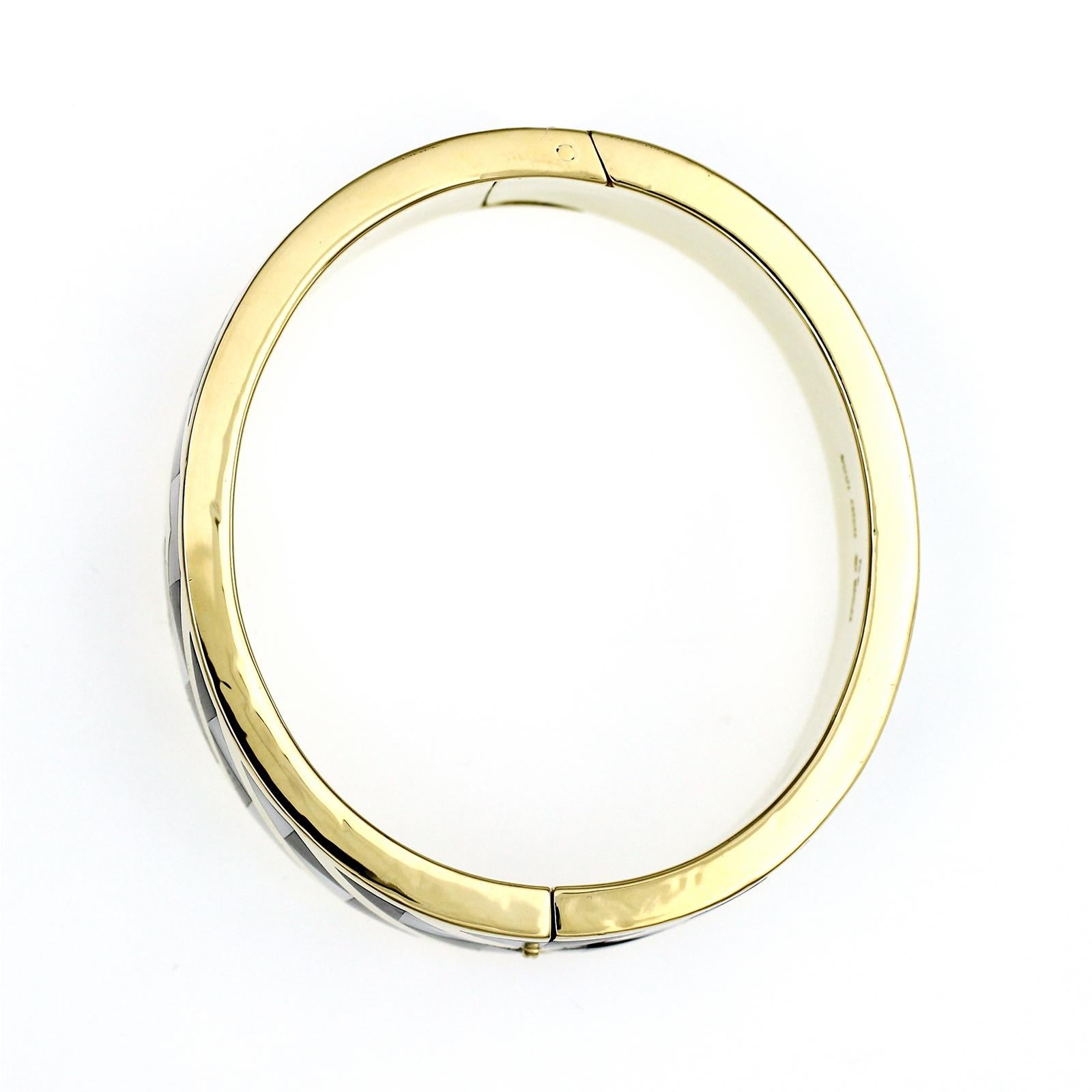 Tiffany & Co. Bracelet jonc en or jaune 18 carats avec incrustation d'onyx et de nacre en vente 3