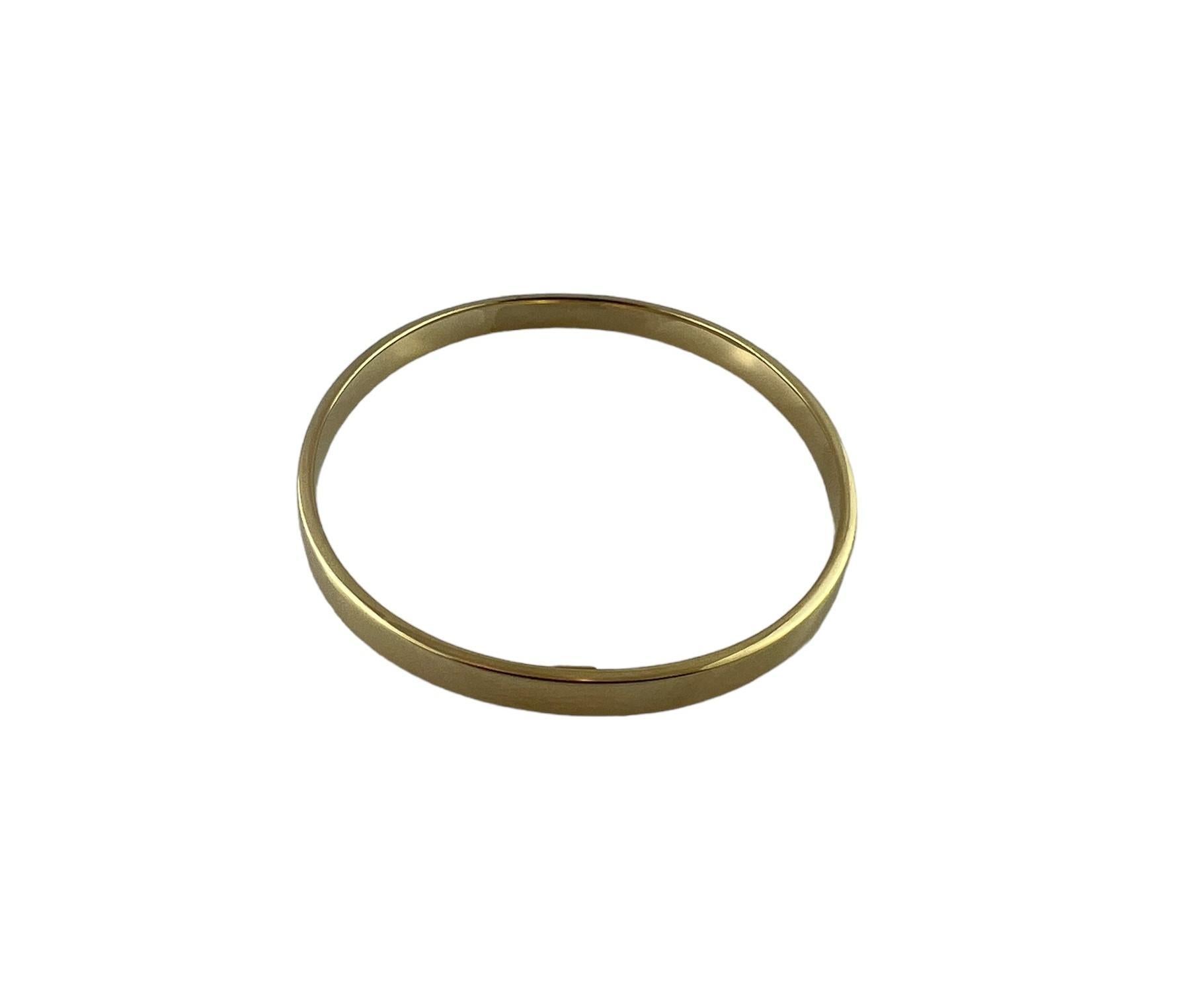 Tiffany & Co. 18K Yellow Gold Oval Bangle Bracelet

This beautiful bracelet is set in 18k yellow gold

Approx. 7.5