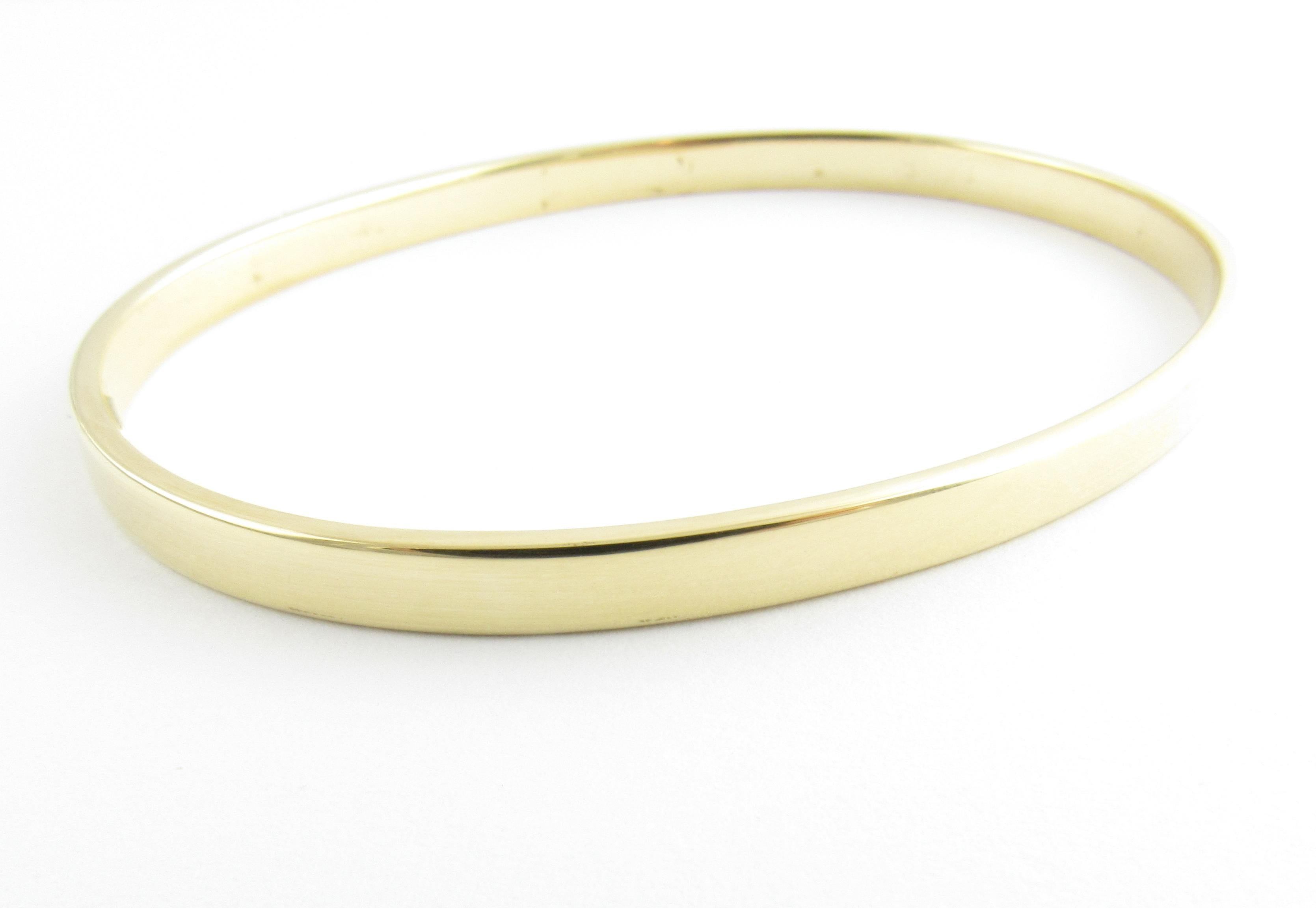 Women's or Men's Tiffany & Co. 18 Karat Yellow Gold Oval Bangle Bracelet