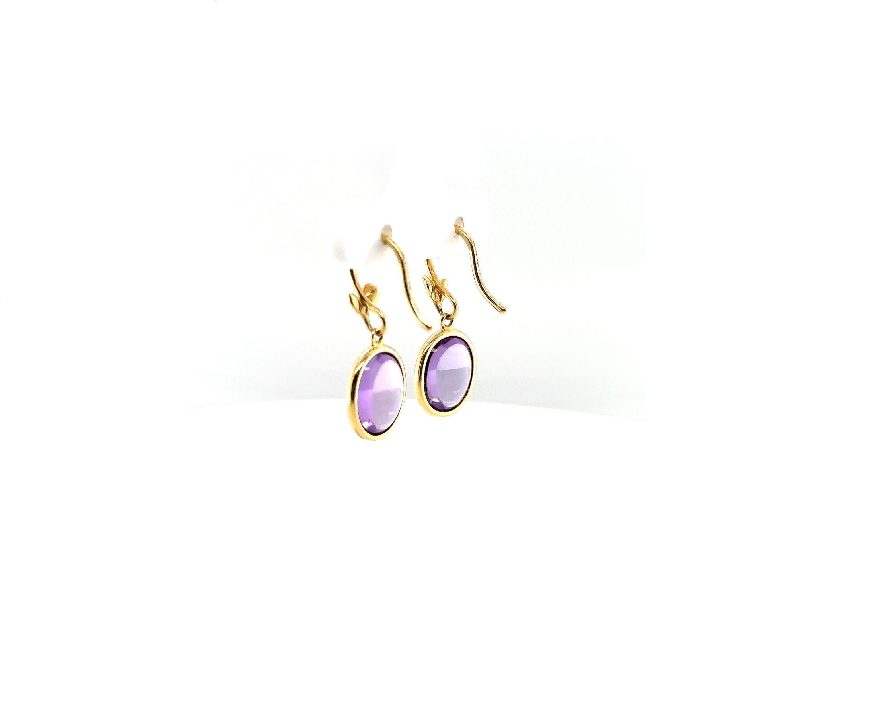 Brand Tiffany & co
Mint condition
Type Earring
Main stone Amethyst
Main stone color purple
Base metal yellow gold
Metal purity 18k
shape oval
Comes with Tiffany & co original box
