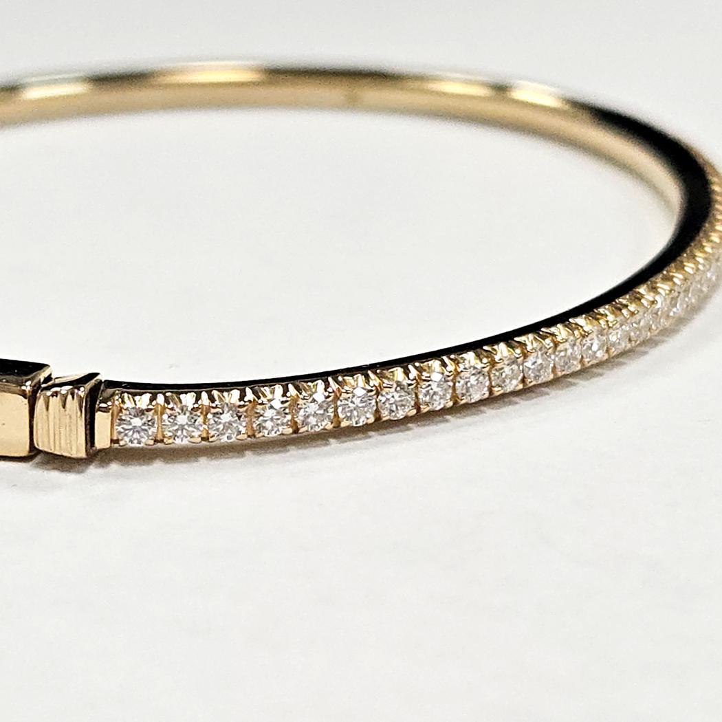 Tiffany & Co. Bracciale con linea di diamanti Pavé in oro giallo 18k, Made in Italy In condizioni ottime in vendita a North Miami, FL