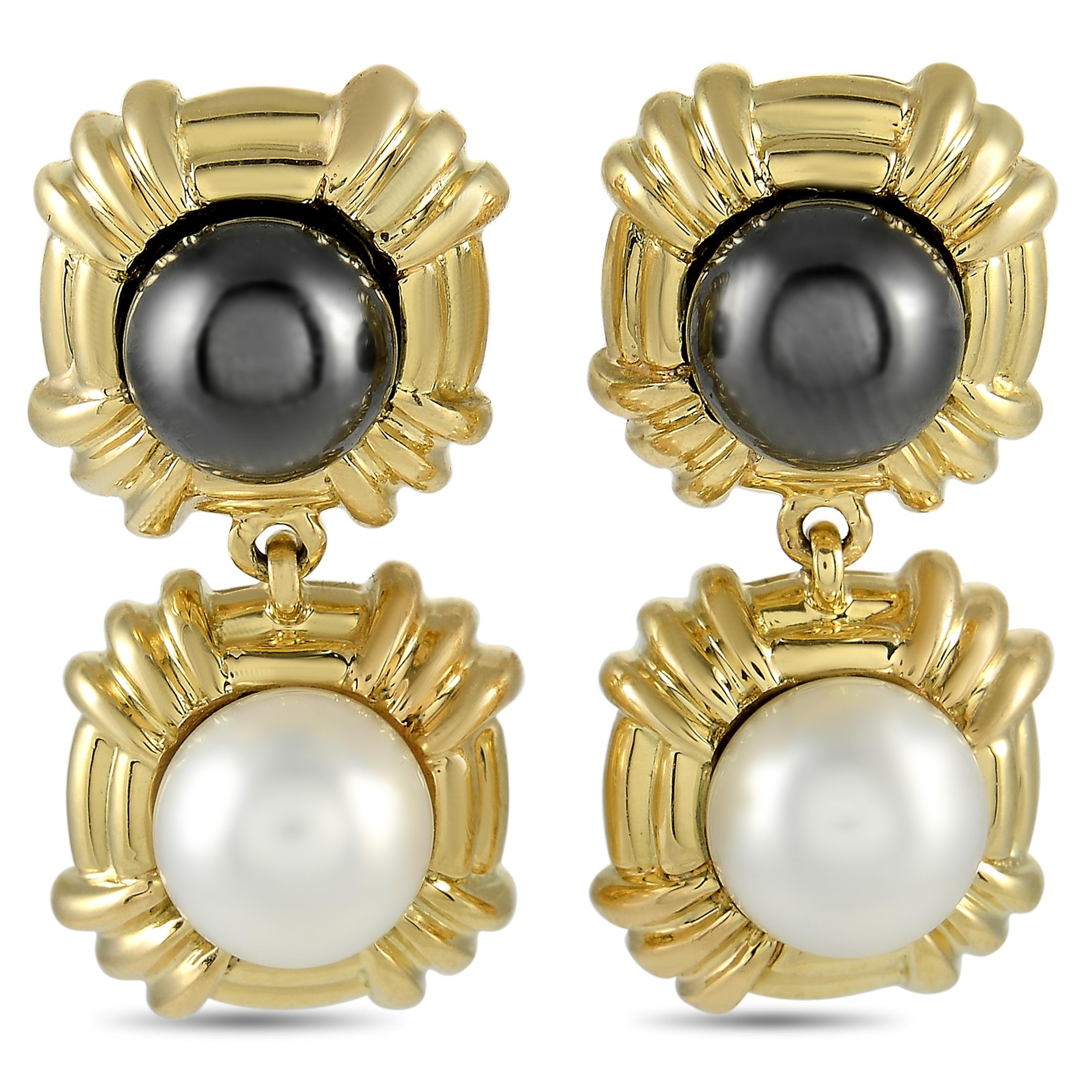 Tiffany & Co. 18K Yellow Gold Pearl Hematite Stud Earrings In Excellent Condition In Southampton, PA