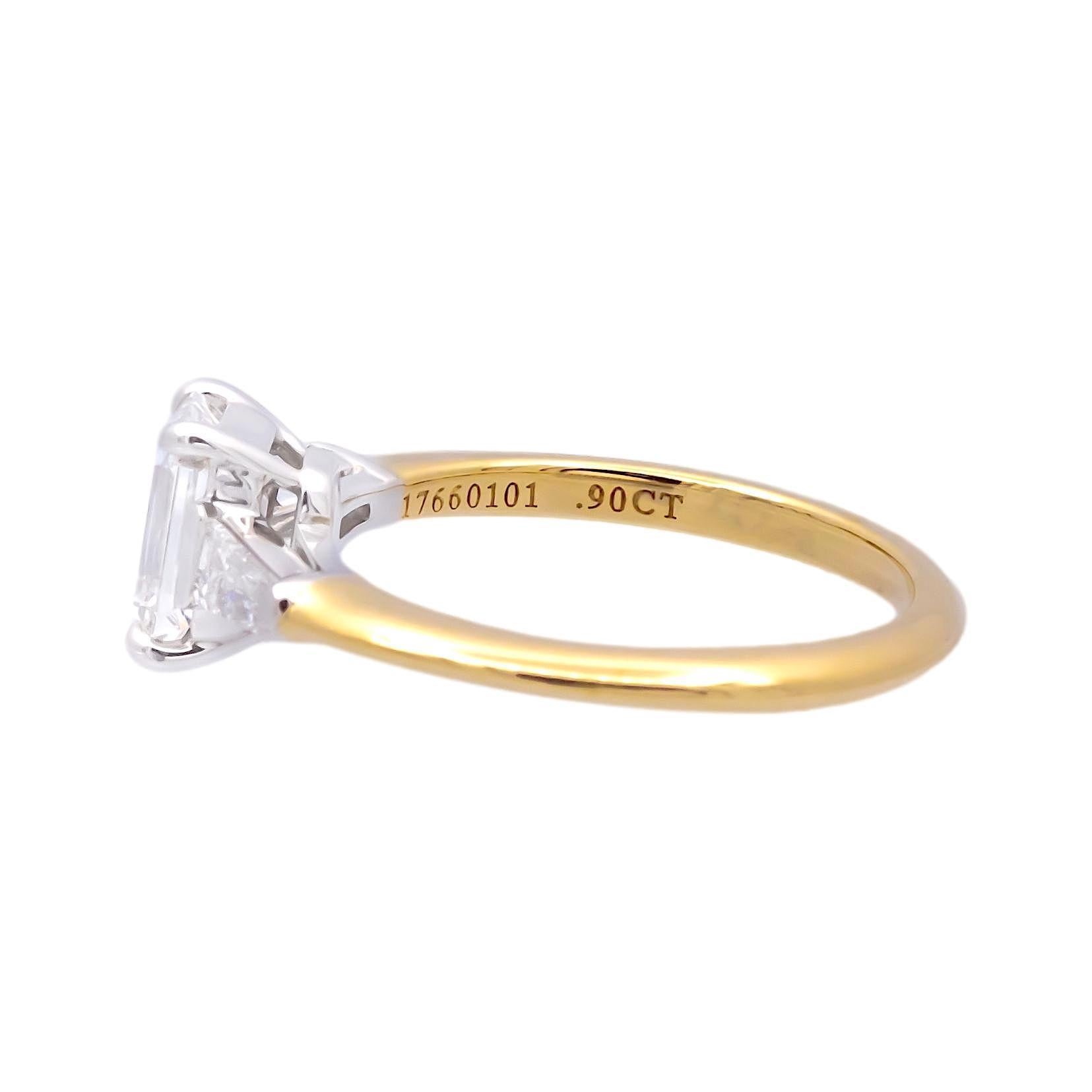 Contemporain Tiffany & Co. Bague de fiançailles en or jaune 18 carats, taille émeraude 1,16 carat poids total EVVS2 en vente