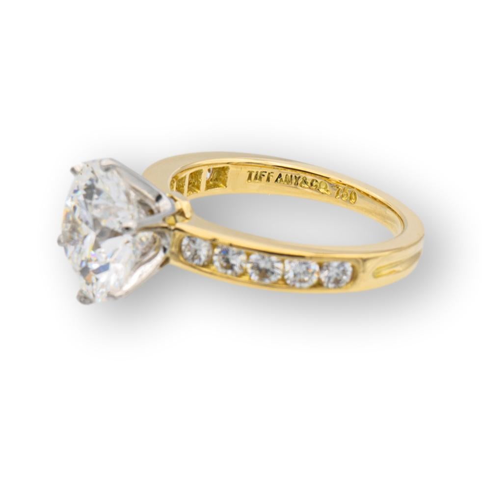 Tiffany & Co. 18K Gelbgold Platin Channel Set Runder Diamant Verlobungsring im Zustand „Hervorragend“ in New York, NY