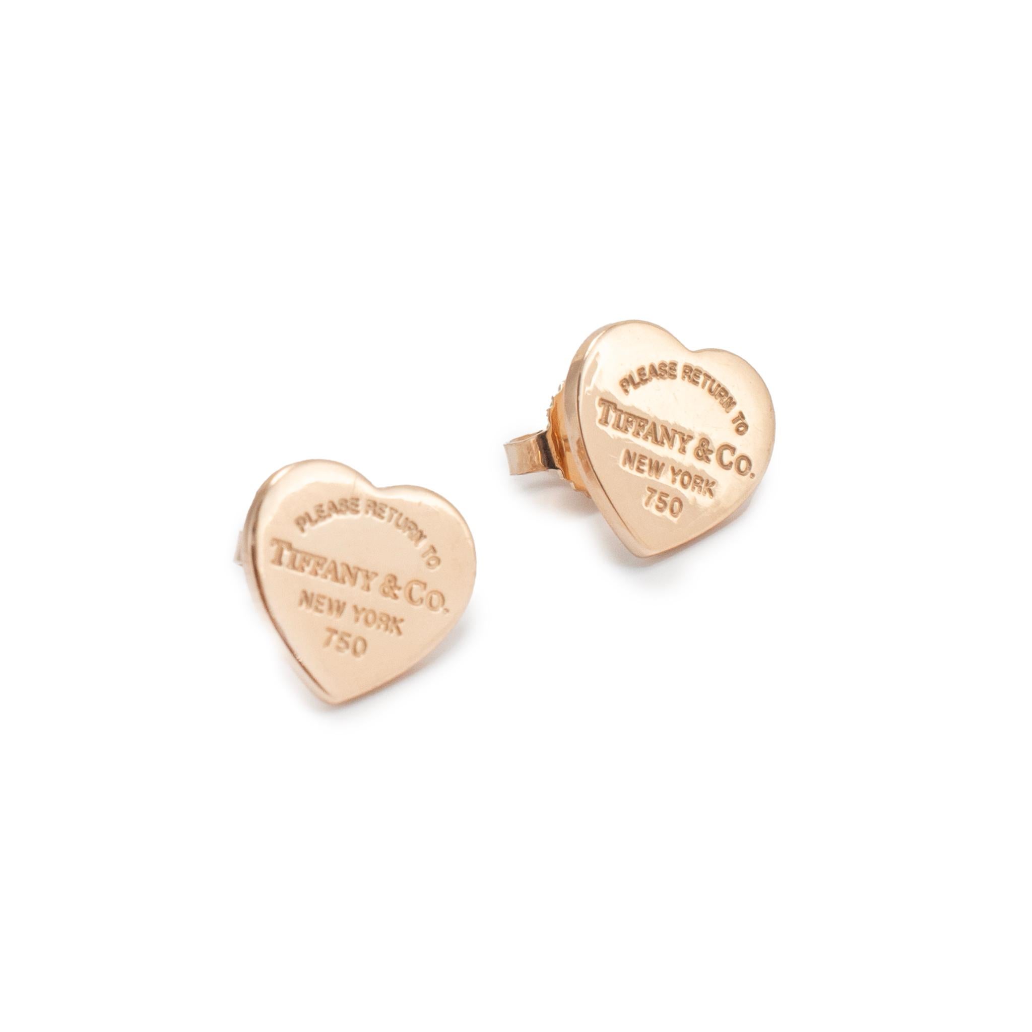 Marke: Tiffany & Co.

Geschlecht: Damen

Metall Typ: 18K Gelbgold

Länge: 9,50 mm

Breite: 10,15 mm 

Gewicht: 3.11 Gramm

Ein Paar Damen-Ohrstecker aus 18 Karat Gelbgold mit Druckknöpfen. Das Metall wurde getestet und es wurde festgestellt, dass es