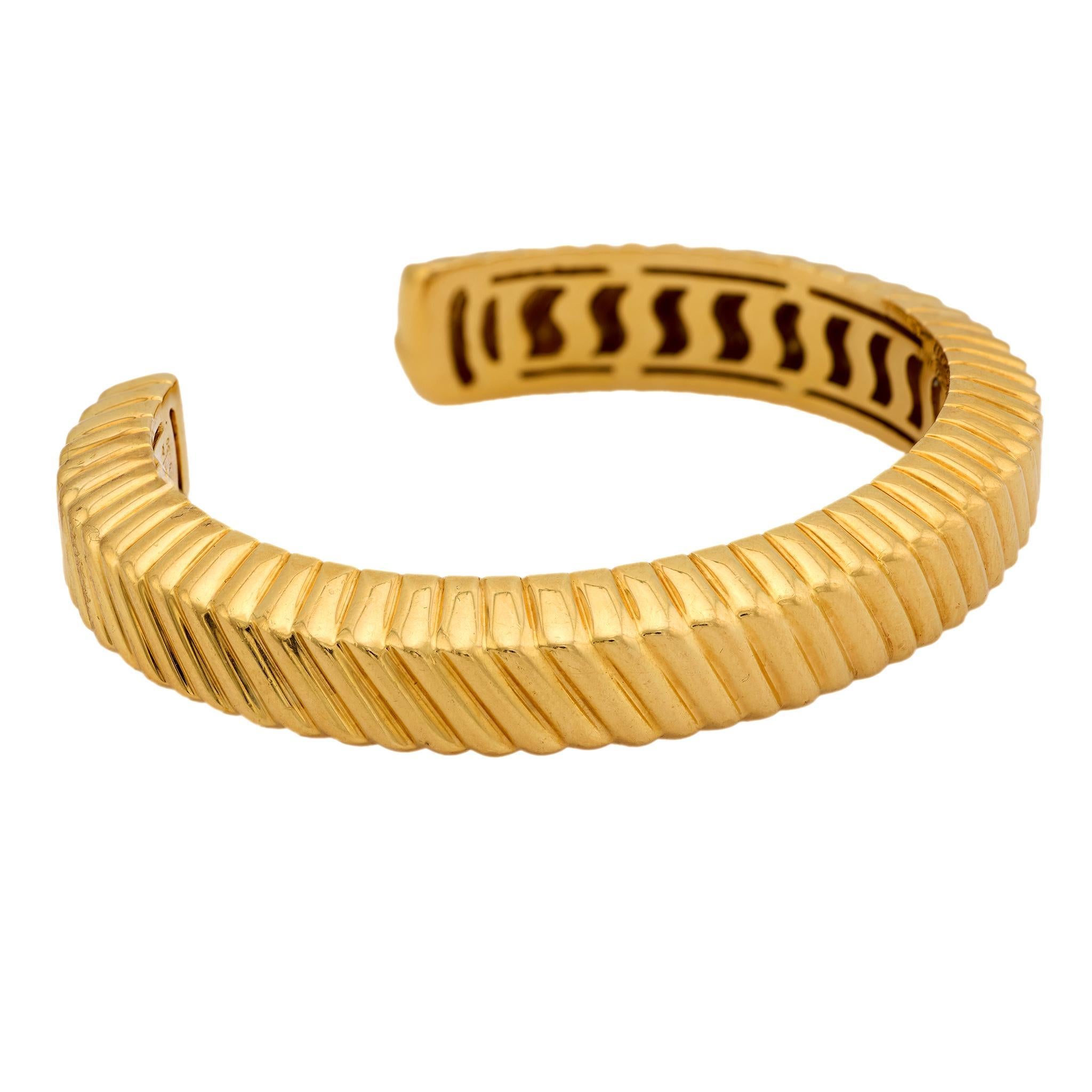 Contemporary Tiffany & Co. 18k yellow gold ribbed cuff bracelet For Sale