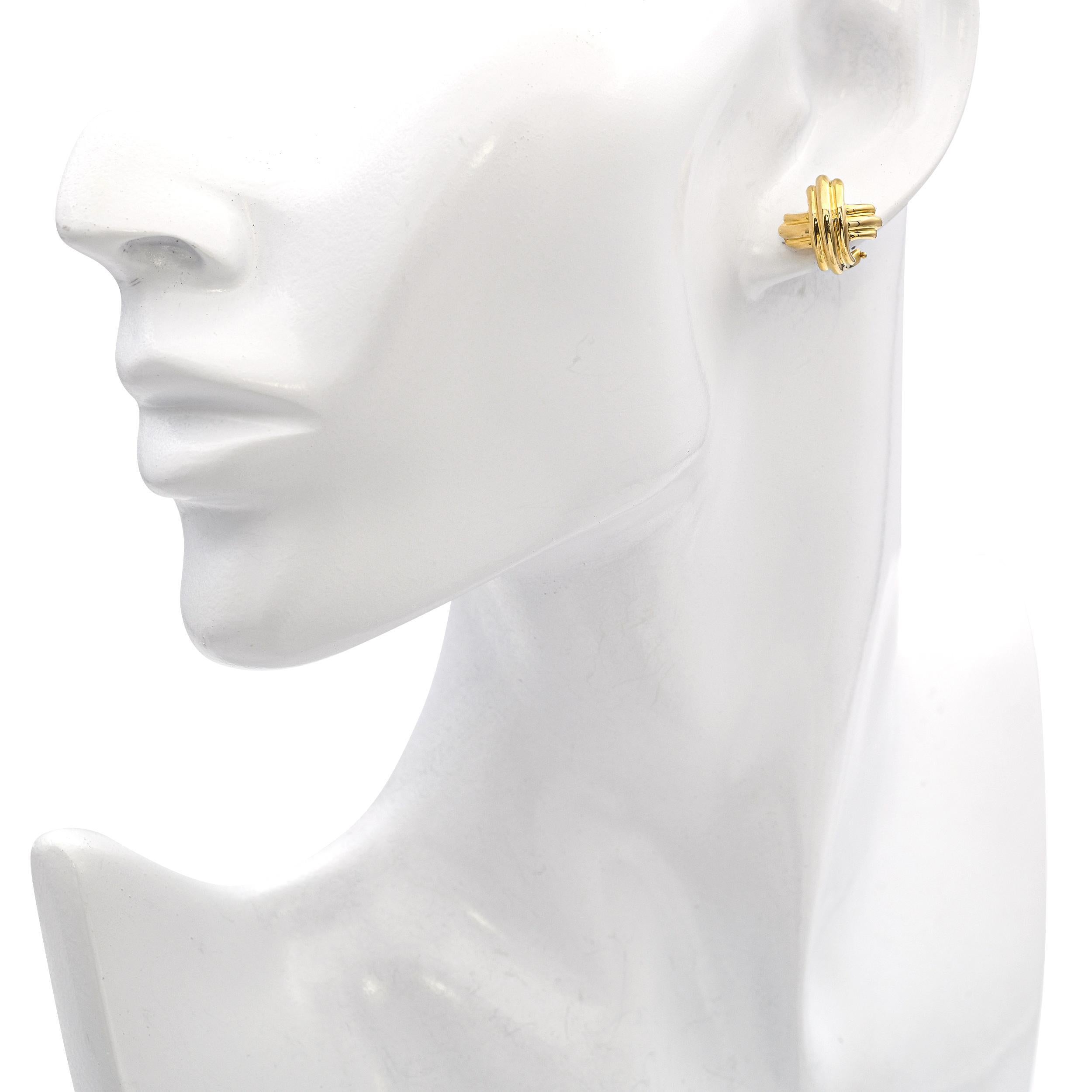 Orecchini Tiffany & Co. in oro giallo 18k a forma di croce X In condizioni buone in vendita a New York, NY