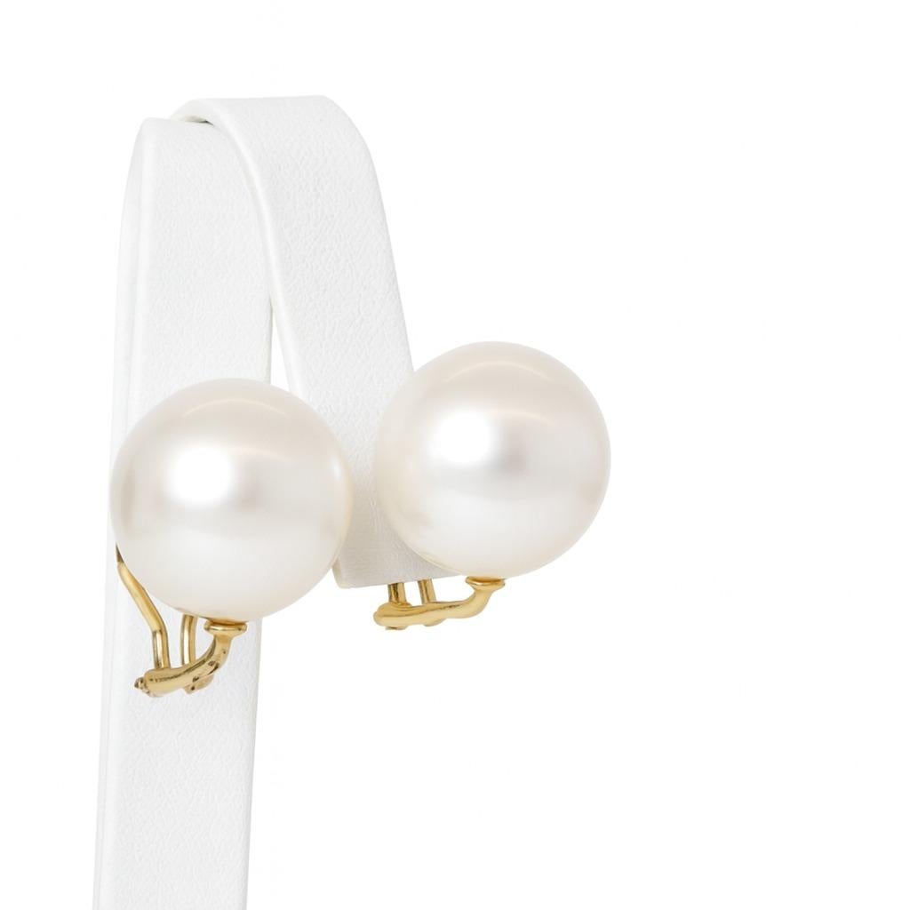 Pendientes de clip con perla del mar del sur en oro amarillo de 18 quilates Tiffany & Co. Corte redondo en venta