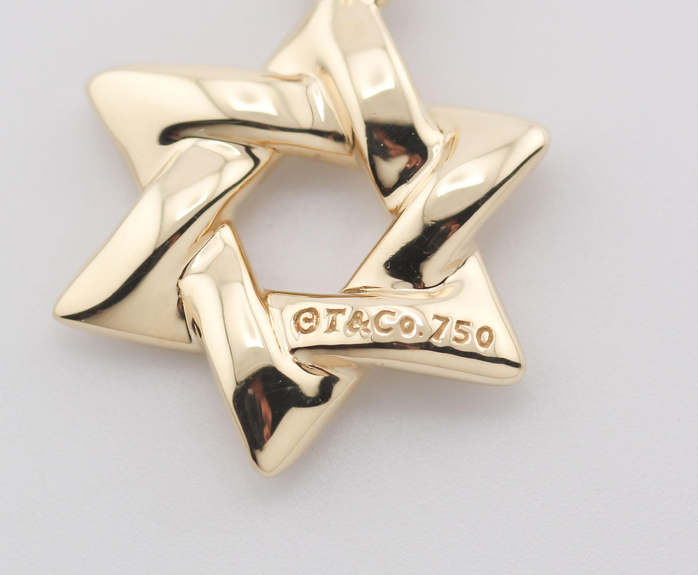 Ciondolo Stella di David in oro giallo 18k di Tiffany & Co. In condizioni ottime in vendita a Simpsonville, SC