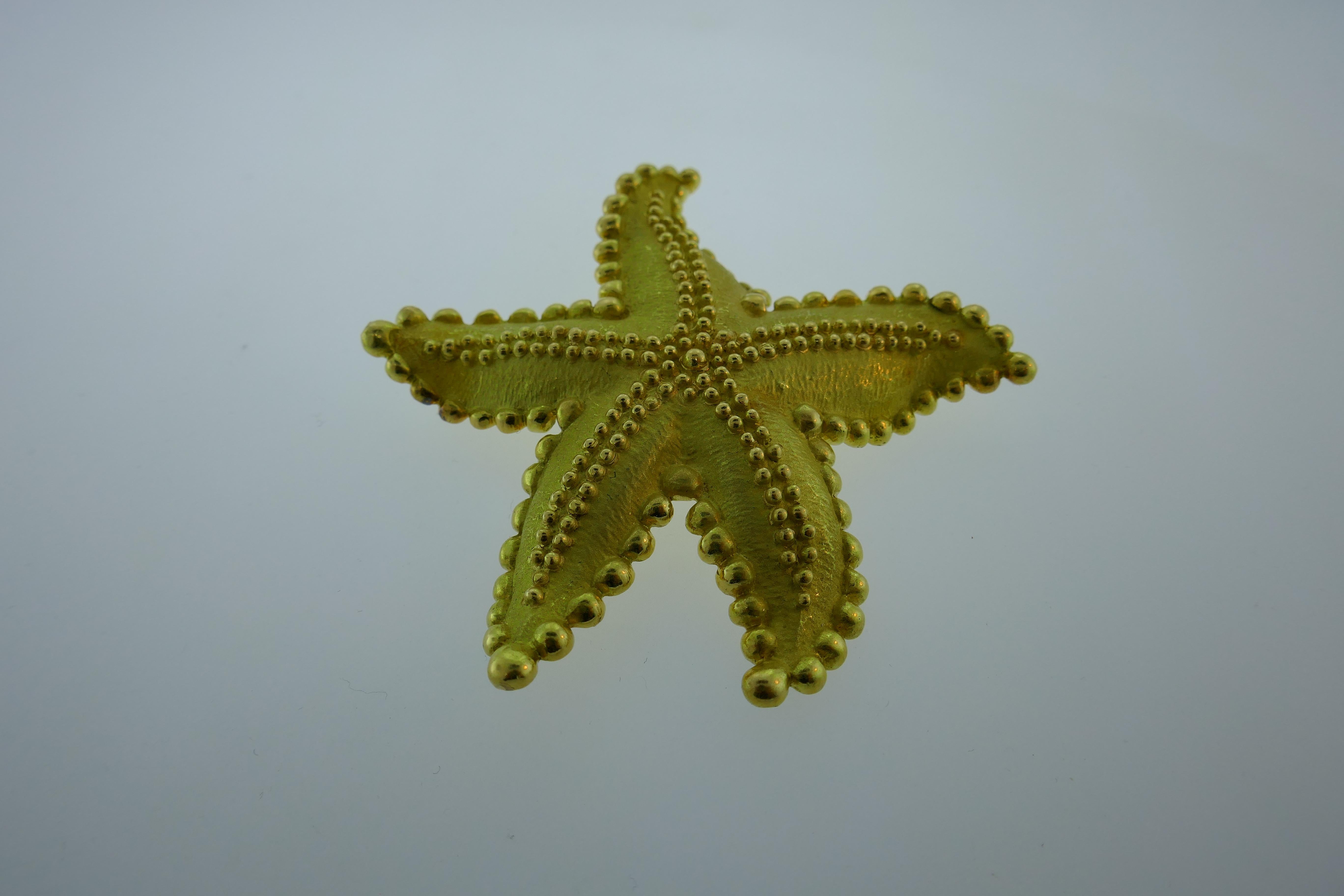 Tiffany & Co. 18 Karat Yellow Gold Starfish Pendant, circa 1980s 3