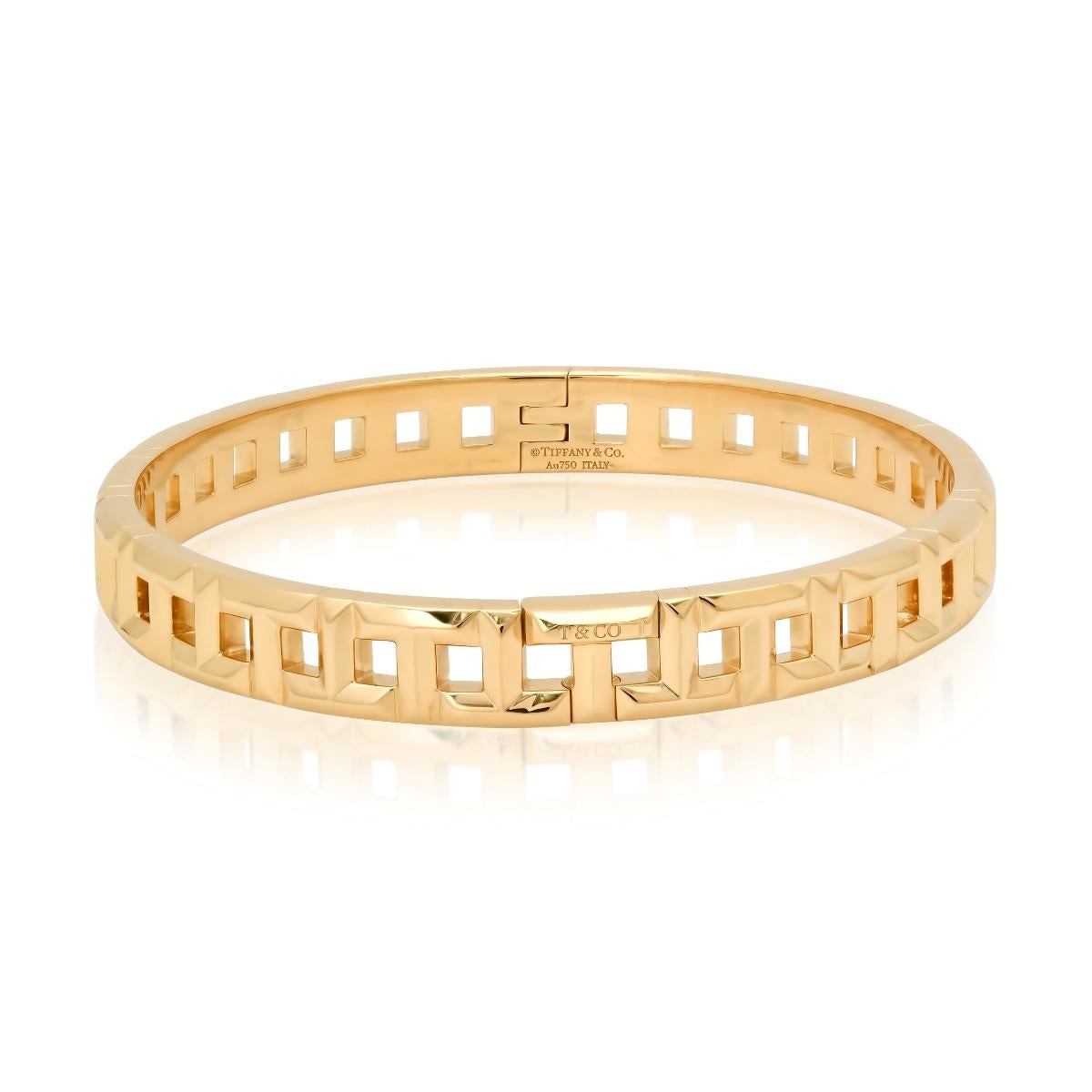 TIFFANY & Co. Bracelet à charnière étroite en or jaune 18K T Trueing Pour femmes en vente