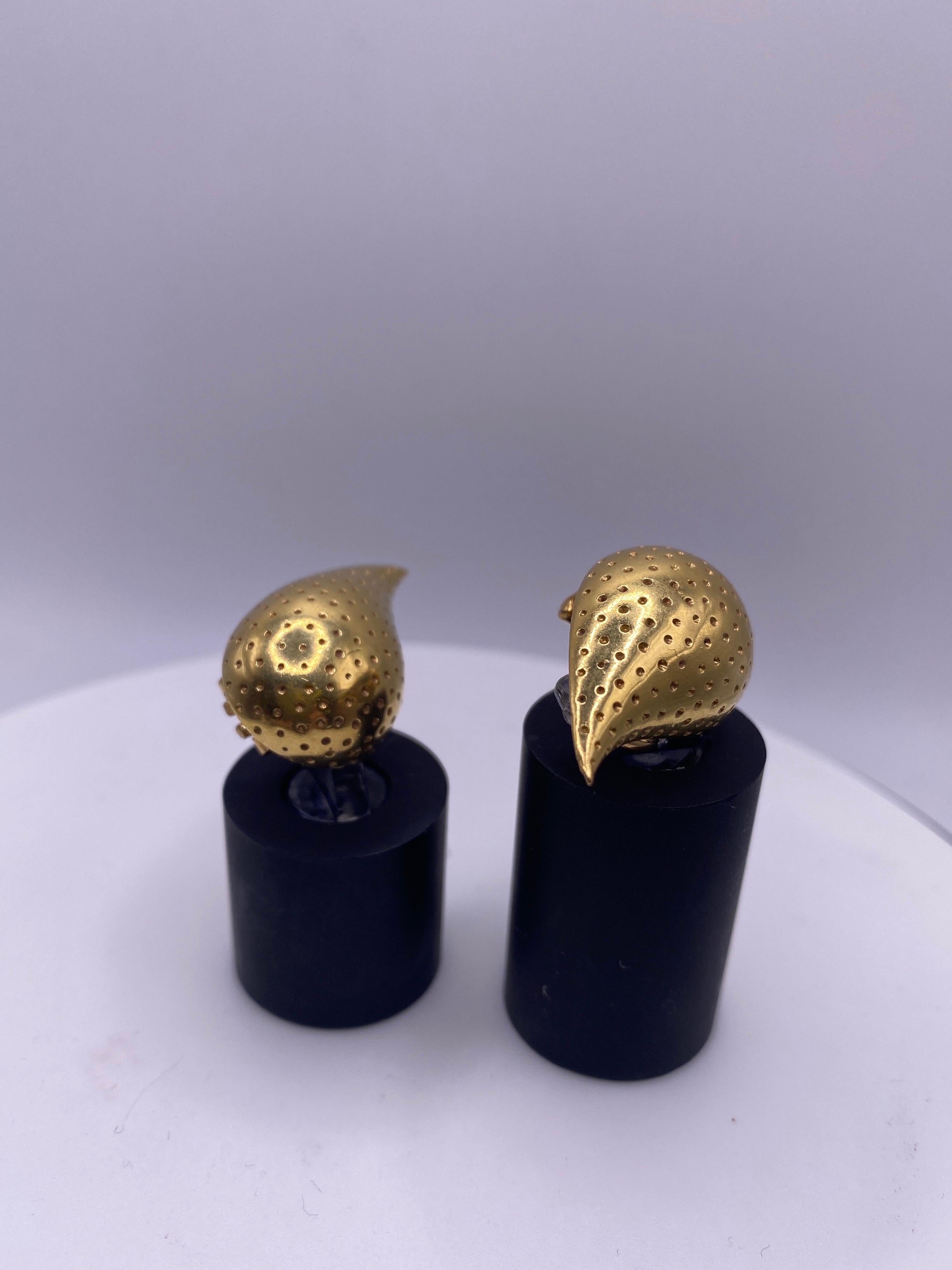 Tiffany & Co 18k yellow gold tear drop clip earrings. 7.9Dwt