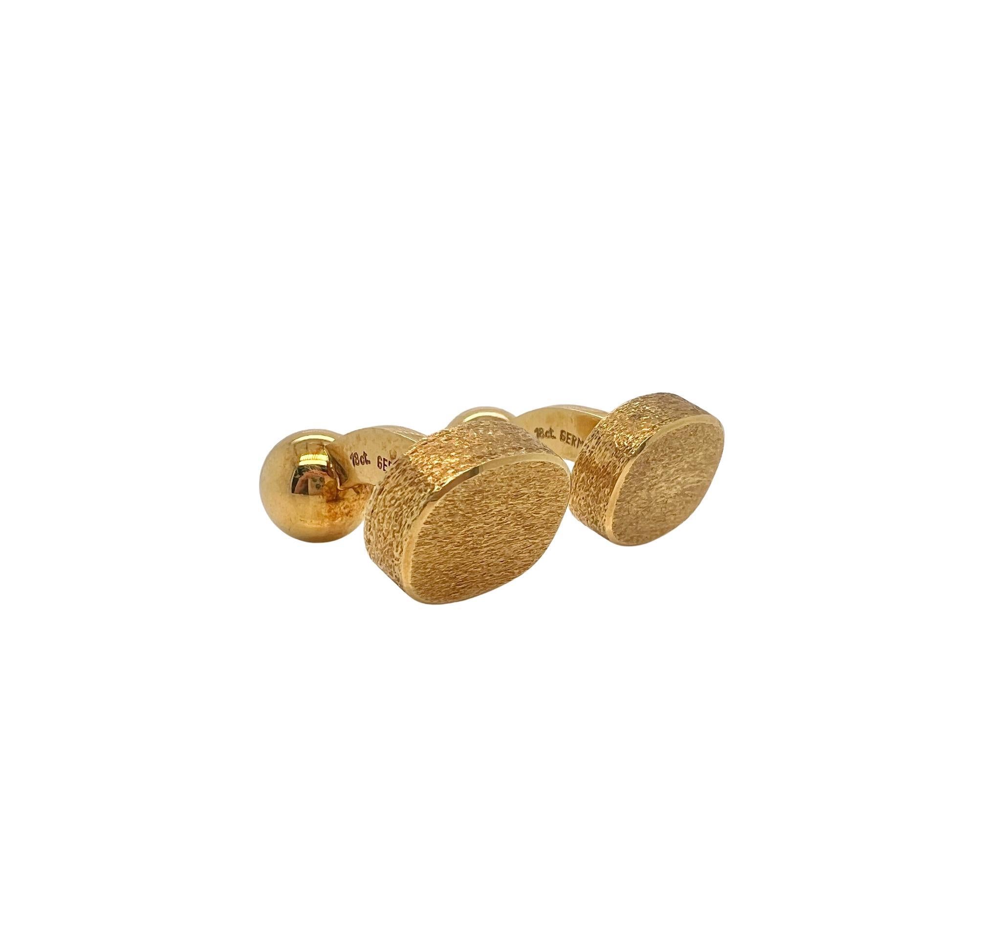 Tiffany & Co. 18k Gelbgold Manschettenknöpfe mit strukturierter Oberfläche

Einzelheiten:
MATERIAL: 18k Gold
Länge: 2,8 Gramm
Gewicht: 16.5 Gramm
Gepunzt: Tiffany & Co, 18ct, Deutschland

In ausgezeichnetem Zustand