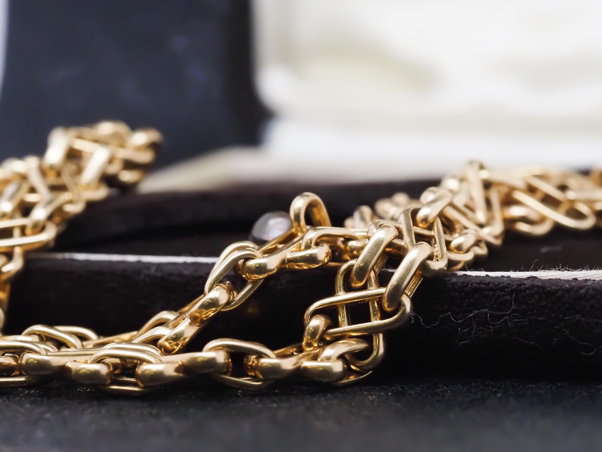Tiffany & Co. Golding & Co. 18K Unique Link Vintage Necklace 17.5 Inch Pour femmes en vente