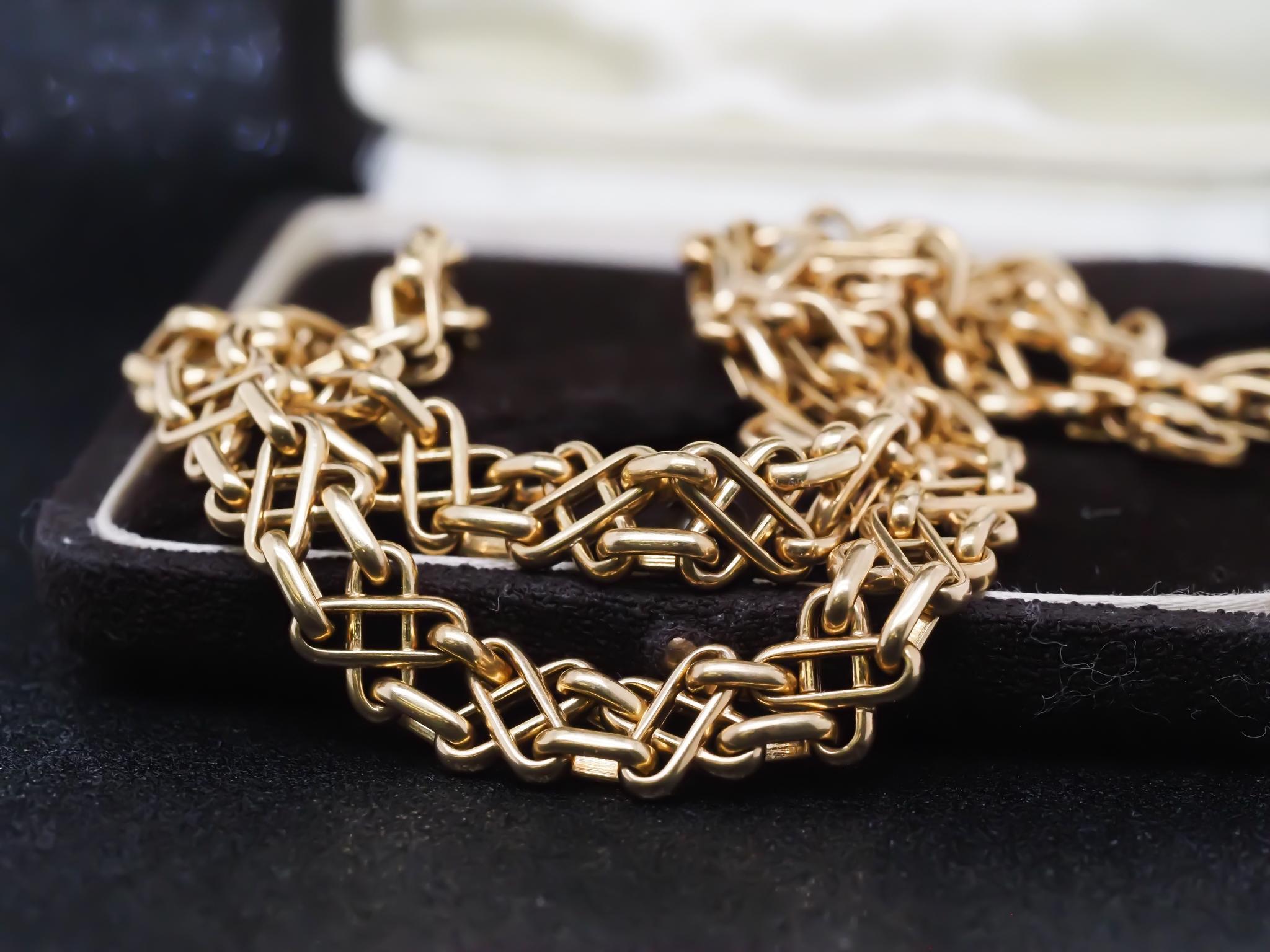 Tiffany & Co. Golding & Co. 18K Unique Link Vintage Necklace 17.5 Inch en vente 2