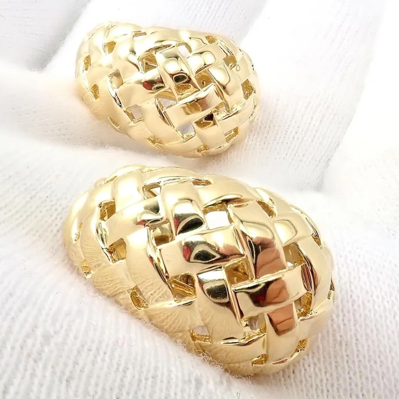 Tiffany & Co. 18k Yellow Gold Vannerie Basket Weave Earrings Rare Authentic For Sale 1
