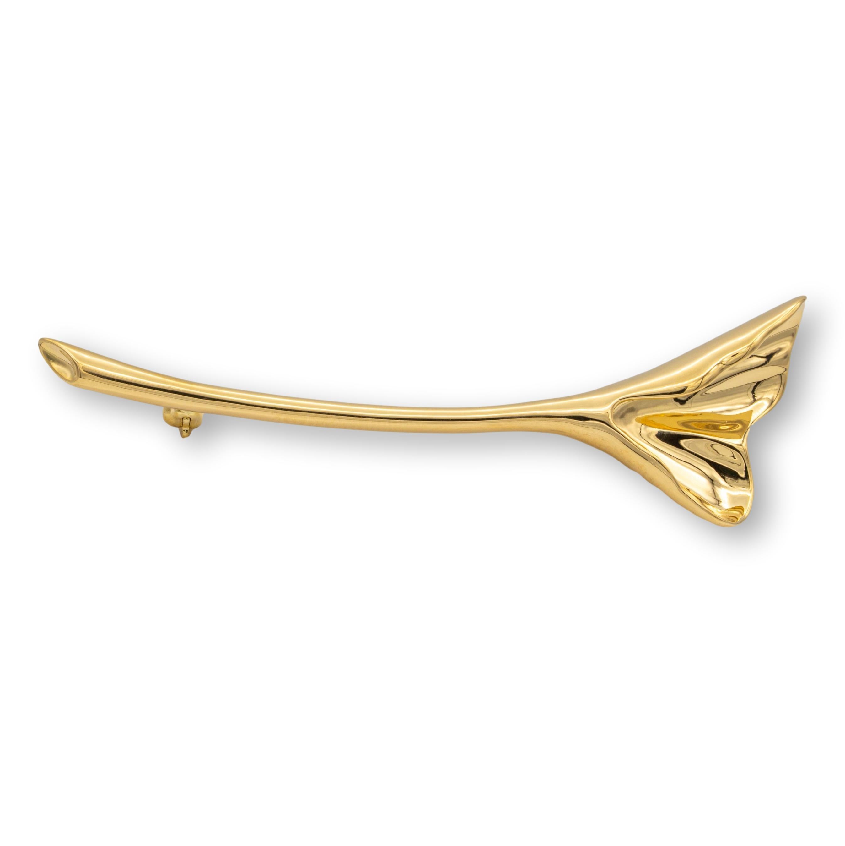 Vintage Tiffany & Co. Cala Lily flower brooch finely crafted in 18 karat yellow gold . This brooch has a stick pin closure and was manufactured in the year 1960.

Brand: Tiffany & Co. 
Hallmarks: 750 © Tiffany & Co.
Weight: 8.8 grams
Measurements: