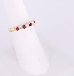 Tiffany & Co. 18k Gelbgold Vintage Rubin & Diamant Band in 0,18 CTW