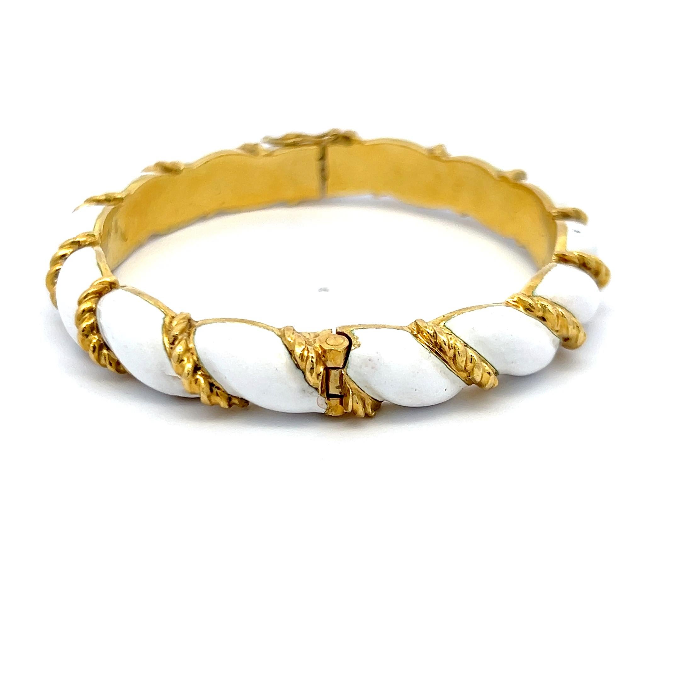 Tiffany & Co. Bracelet corde torsadée en or jaune 18K et émail blanc Pour femmes en vente