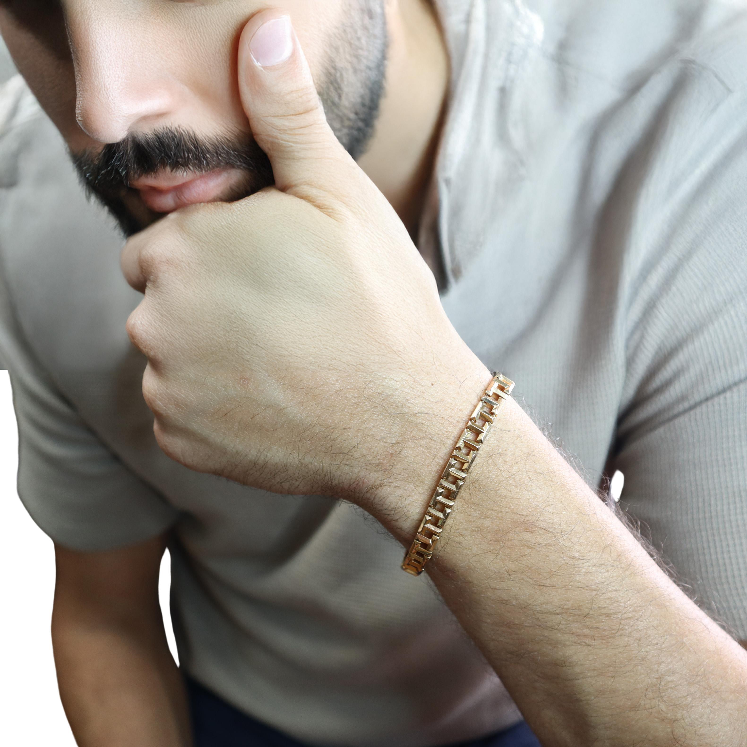 Modern TIFFANY & CO 18kt True Narrow Bracelet in Yellow Gold